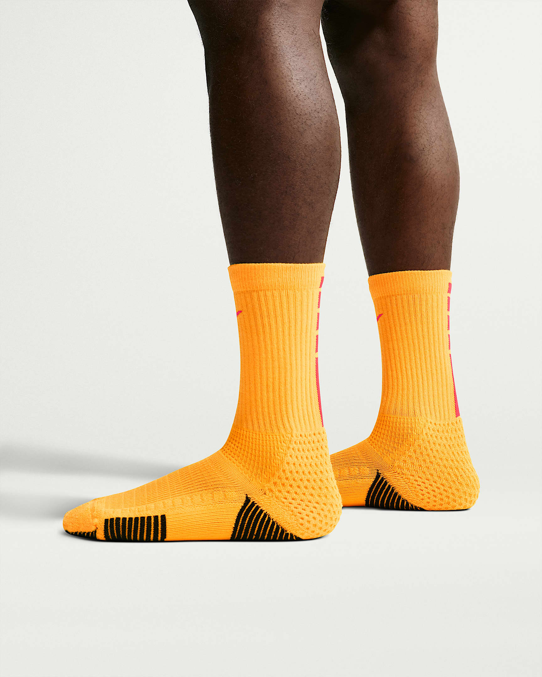 Nike Elite 2.0 舒适速干中筒运动袜(1 双) - 激光橙/狼灰/黑/亮深红