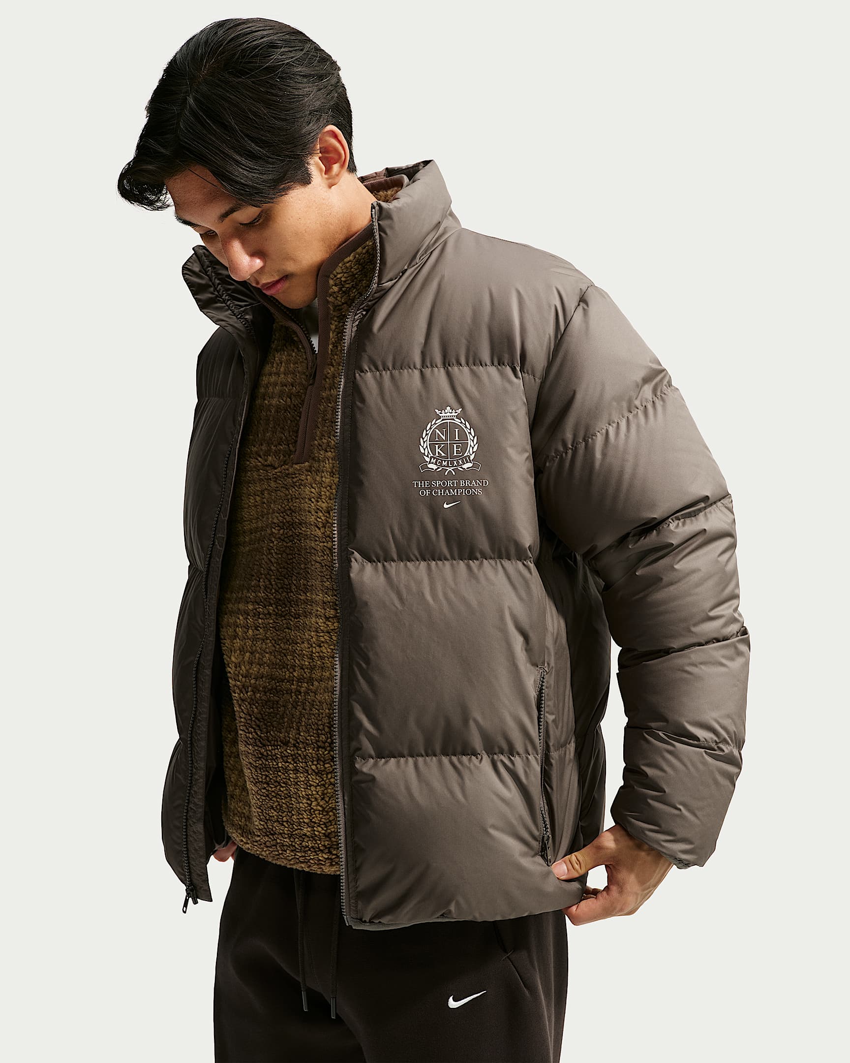 Nike Sportswear Therma-FIT 男子拒水羽绒夹克 - 矿石灰
