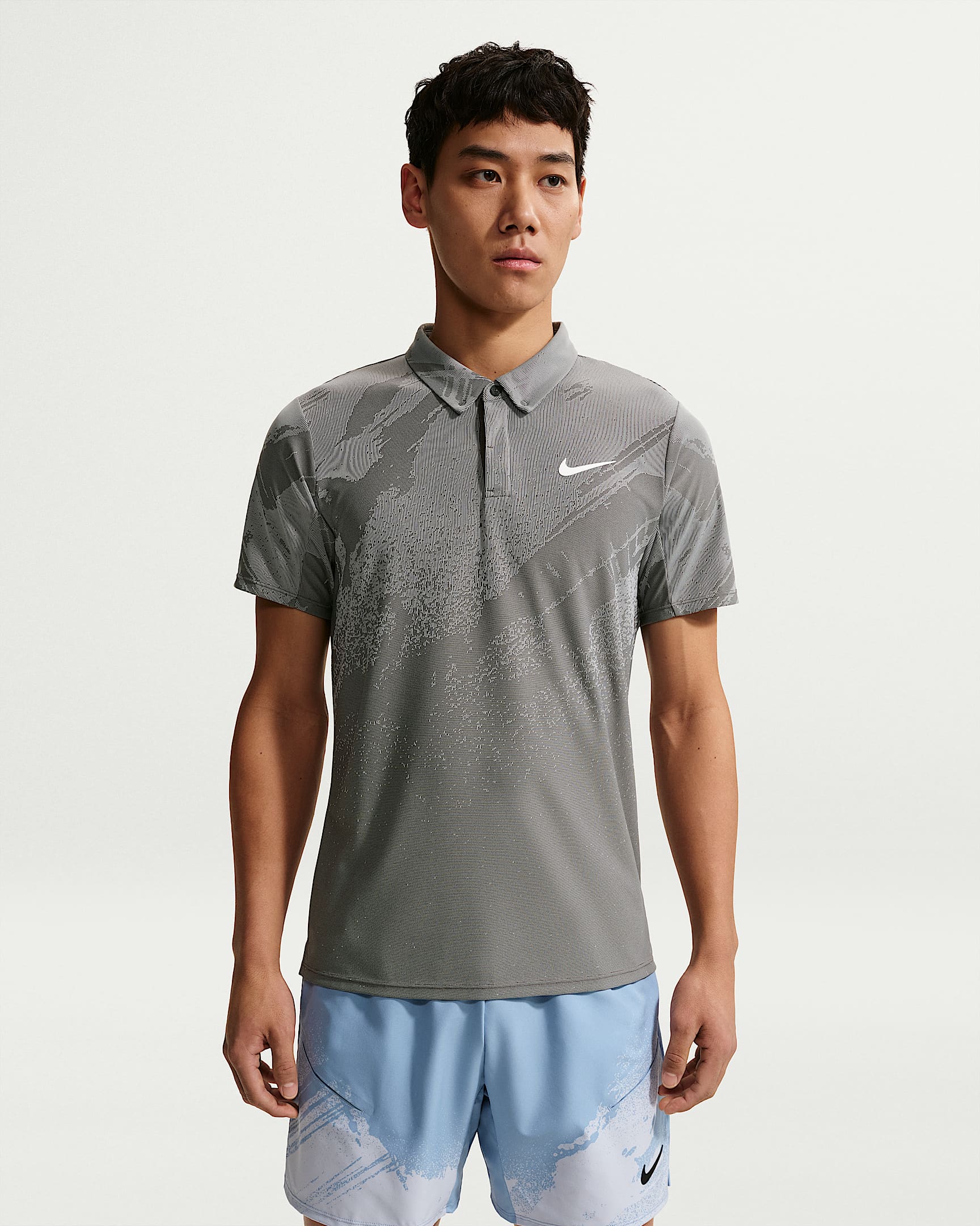 NikeCourt Slam Dri-FIT ADV 扬尼克·辛纳同款男子速干网球翻领T恤 - 煤黑/冷灰/白色