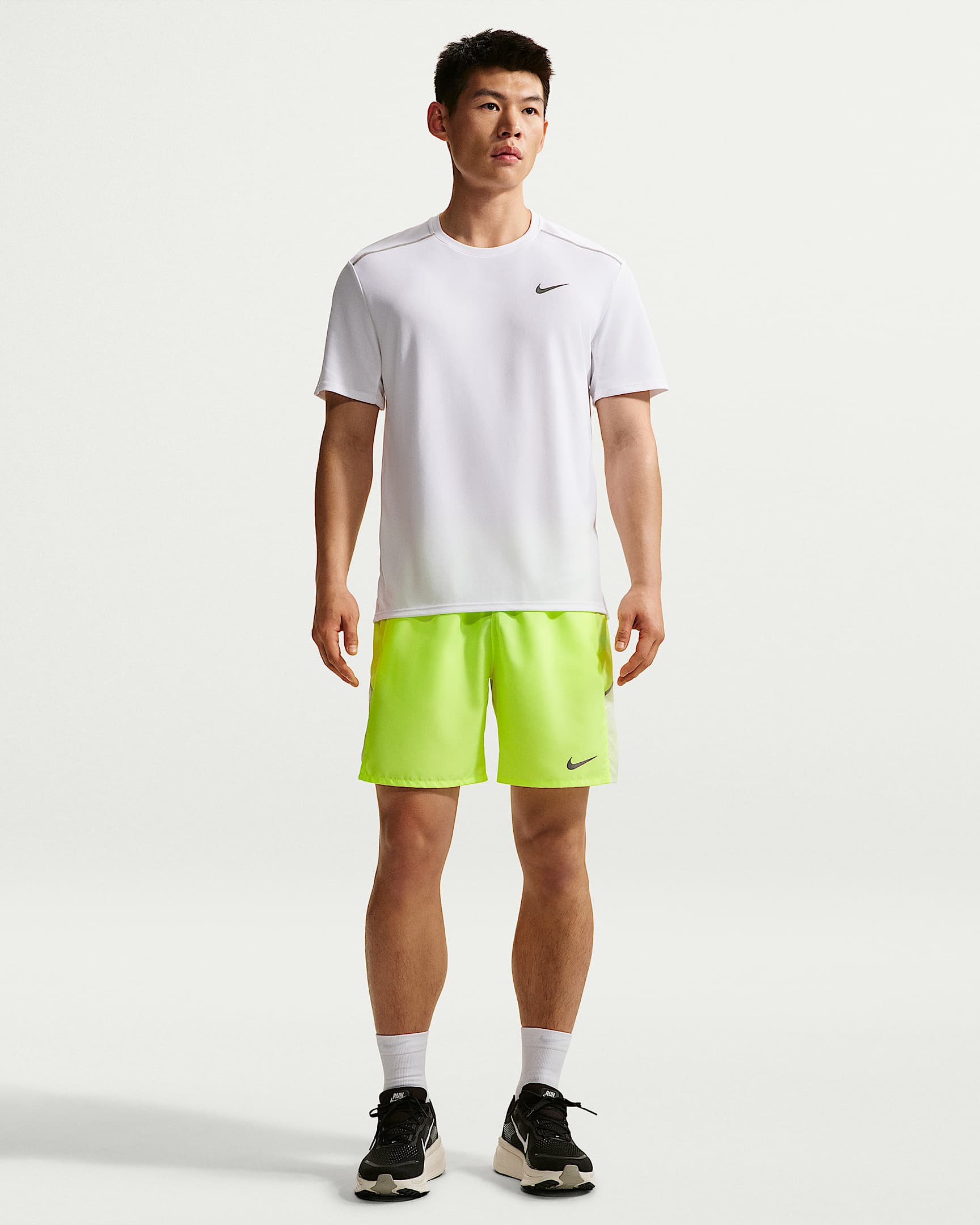 Nike Miler Dri-FIT 男子速干跑步短裤（无衬裤） - 荧光冰黄/微黄绿