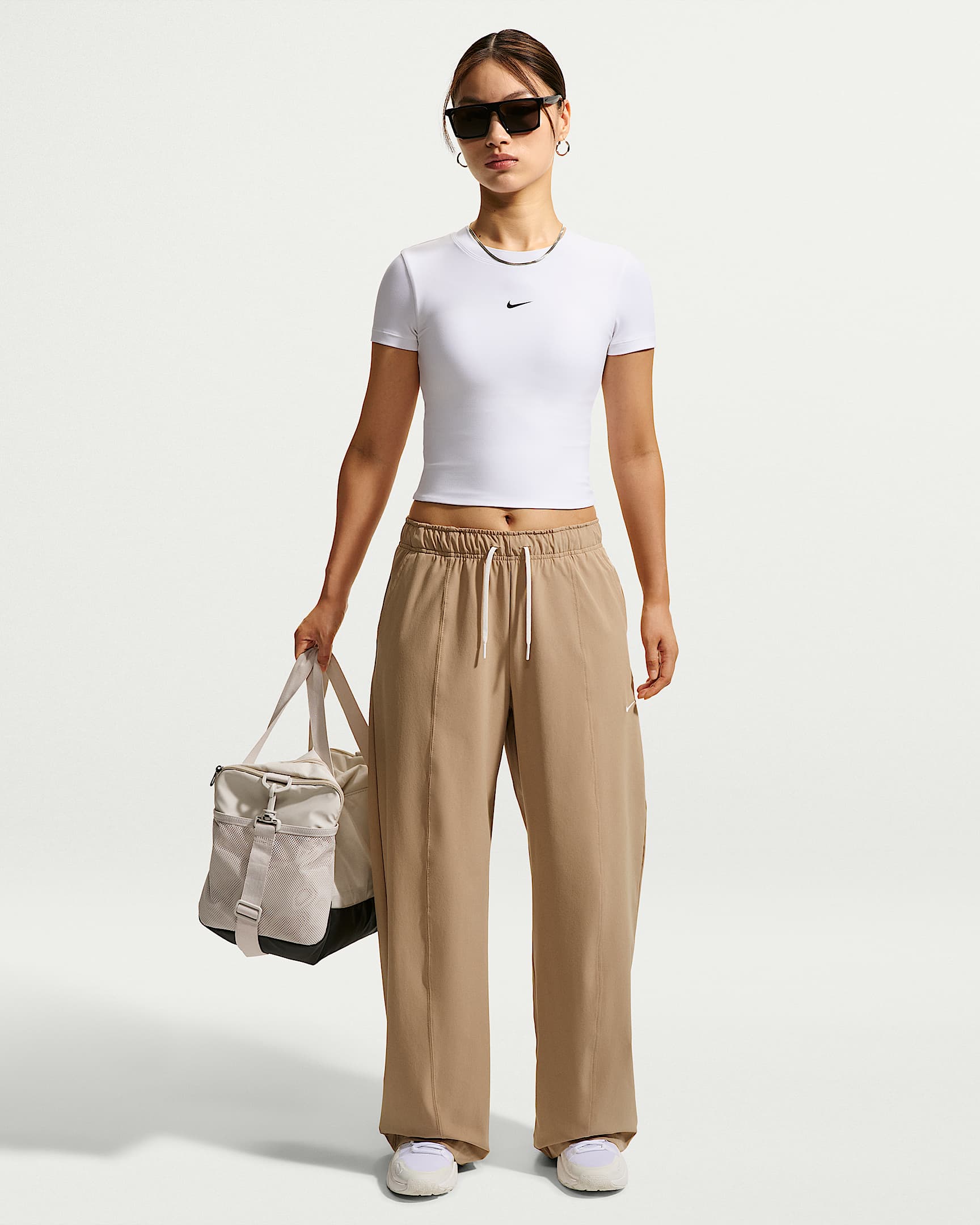 Nike One Dri-FIT 女子速干梭织中腰阔腿长裤 - 英国卡其