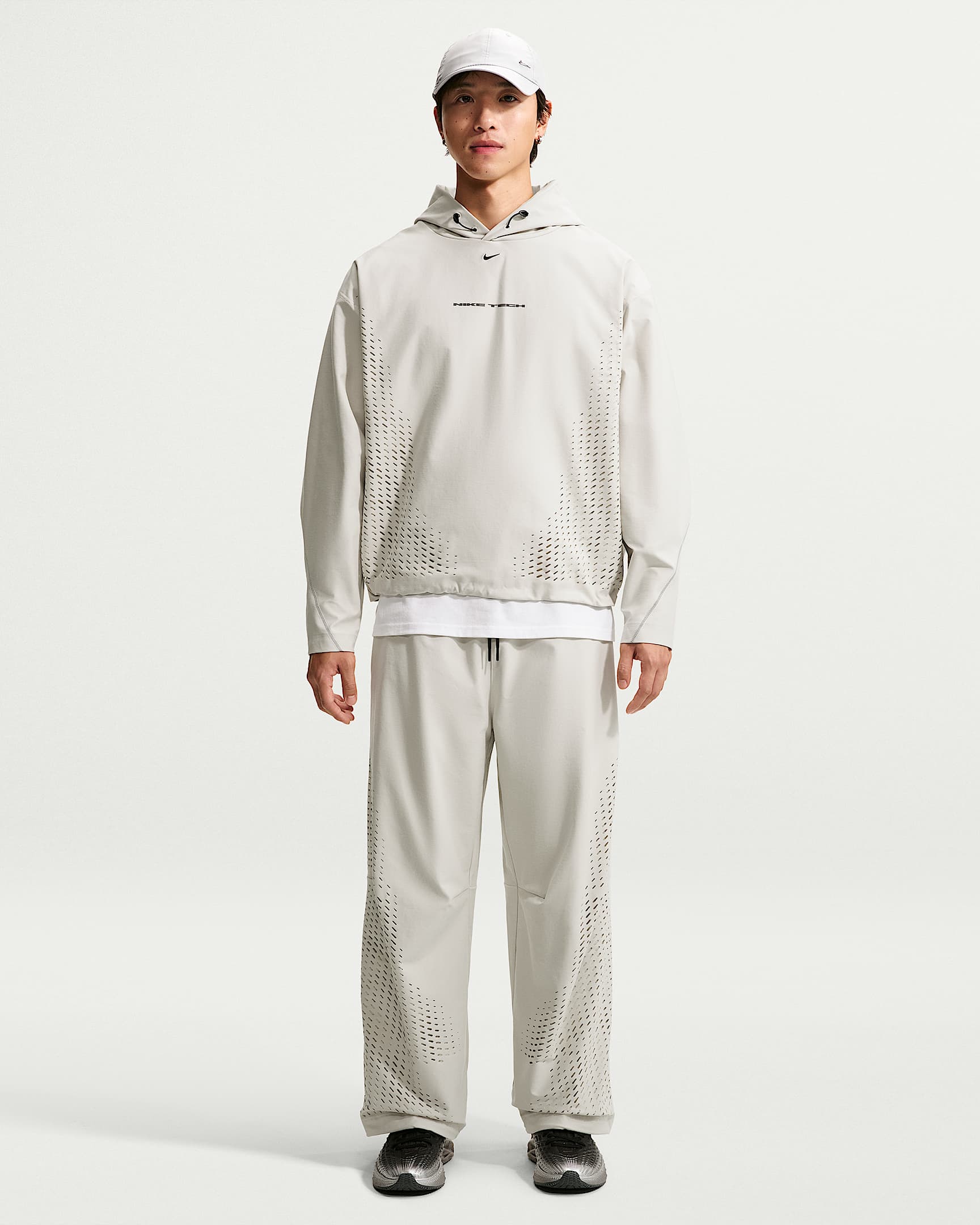 Nike Tech Dri-FIT Shori 男子速干直筒长裤 - 浅骨色/黑
