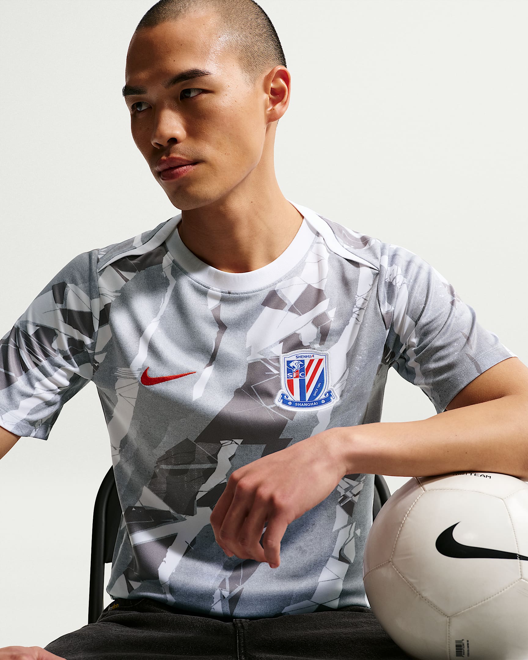 2026 赛季上海申花足球俱乐部 Nike Dri-FIT Academy Pro 男子速干赛前上衣 - 白色/领域银/椒红