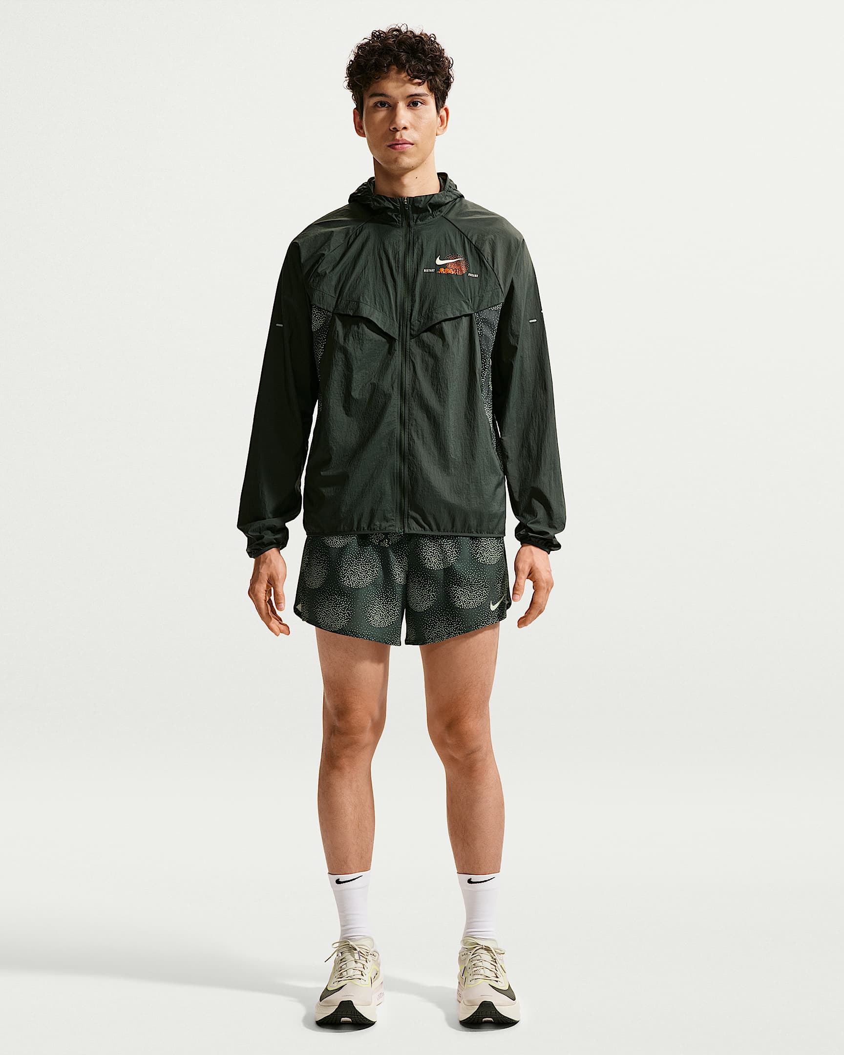 Nike Stride Dri-FIT 男子速干跑步短裤（含衬裤） - 黑云衫绿