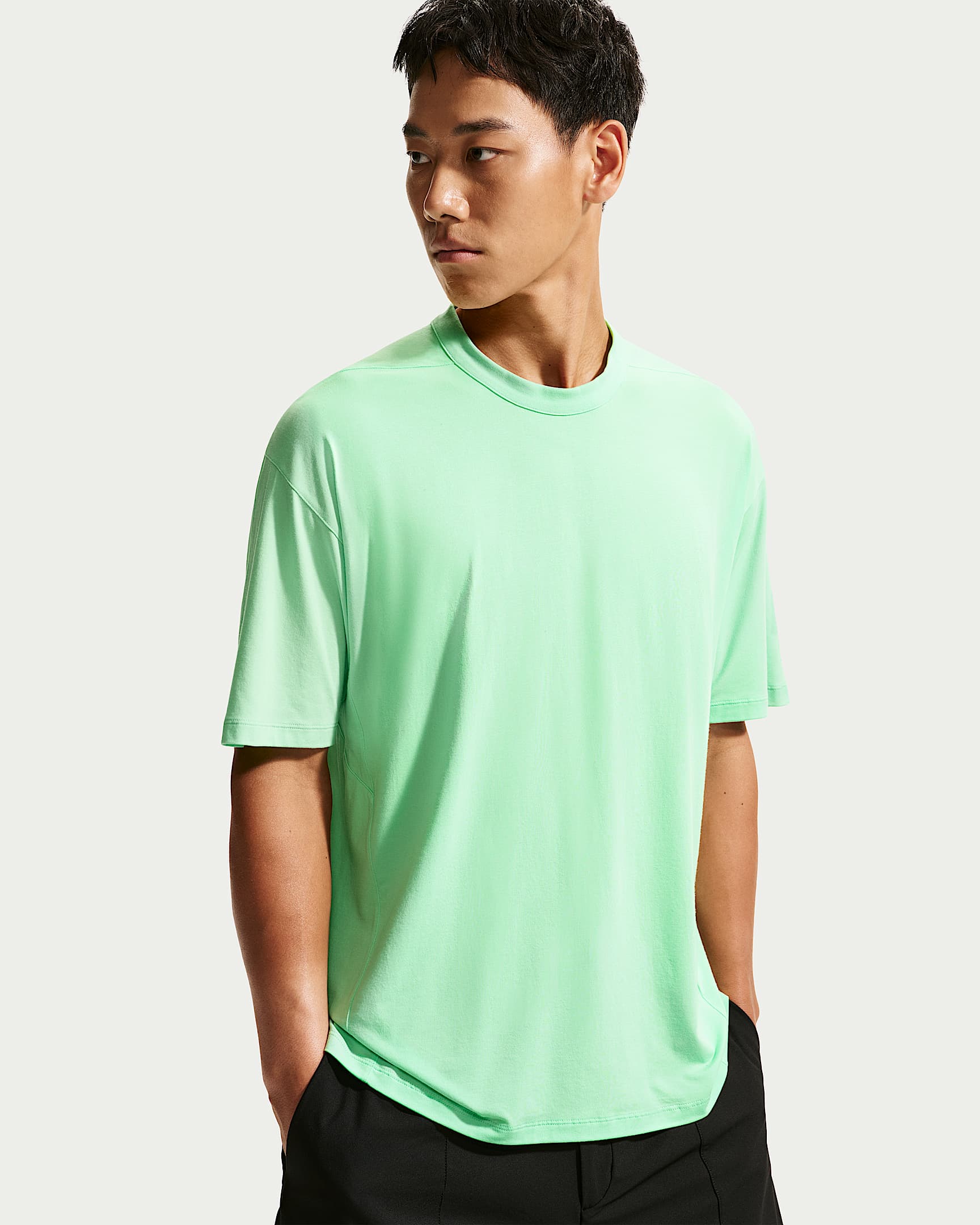 Nike 24.7 ImpossiblySoft Light Dri-FIT  超感柔软男子速干短袖T恤 - 静谧黄瓜绿/帆白/梦幻绿