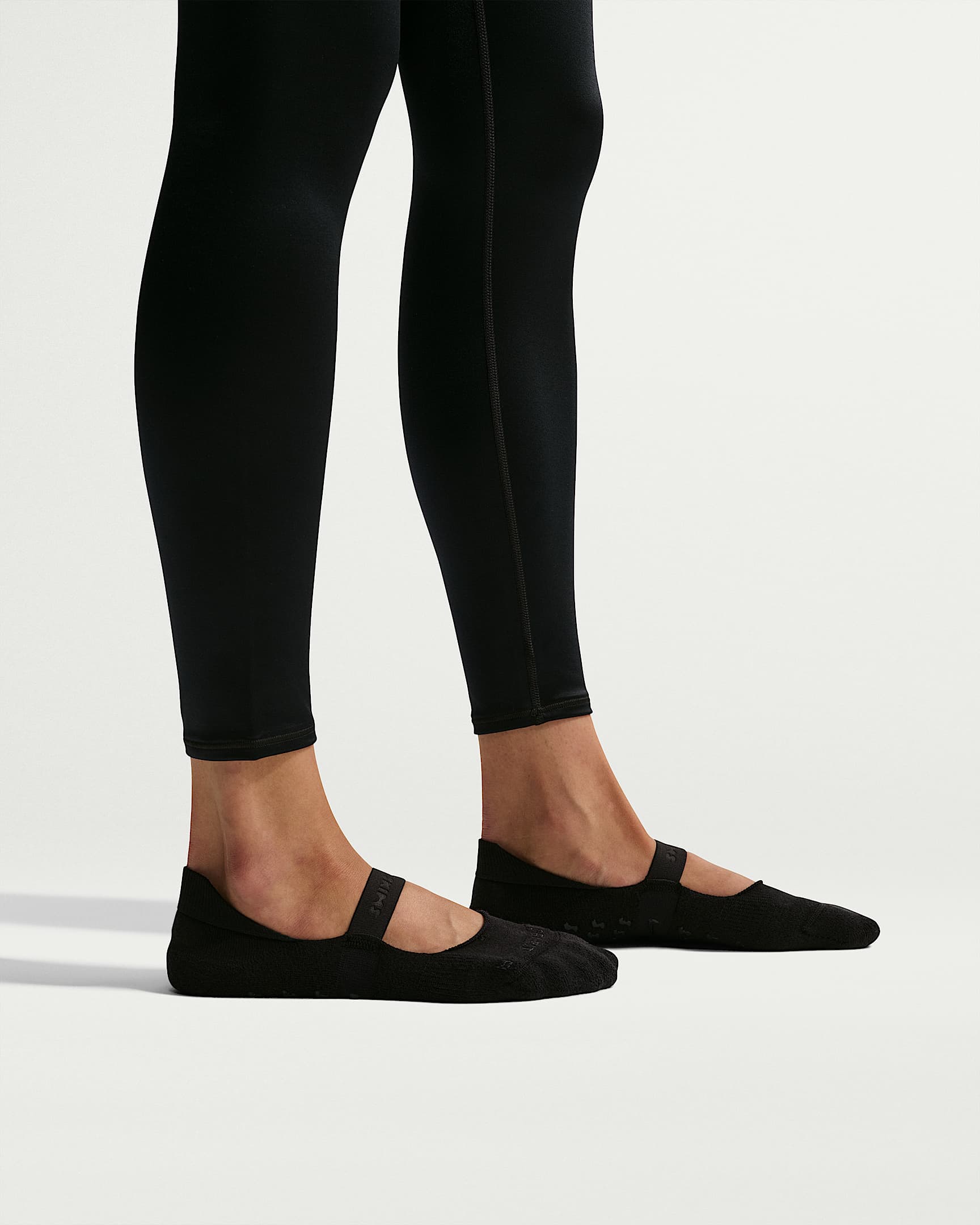 NikeSKIMS Dri-FIT 女子速干普拉提船袜(1 双) - NSKM Obsidian/NSKM Obsidian