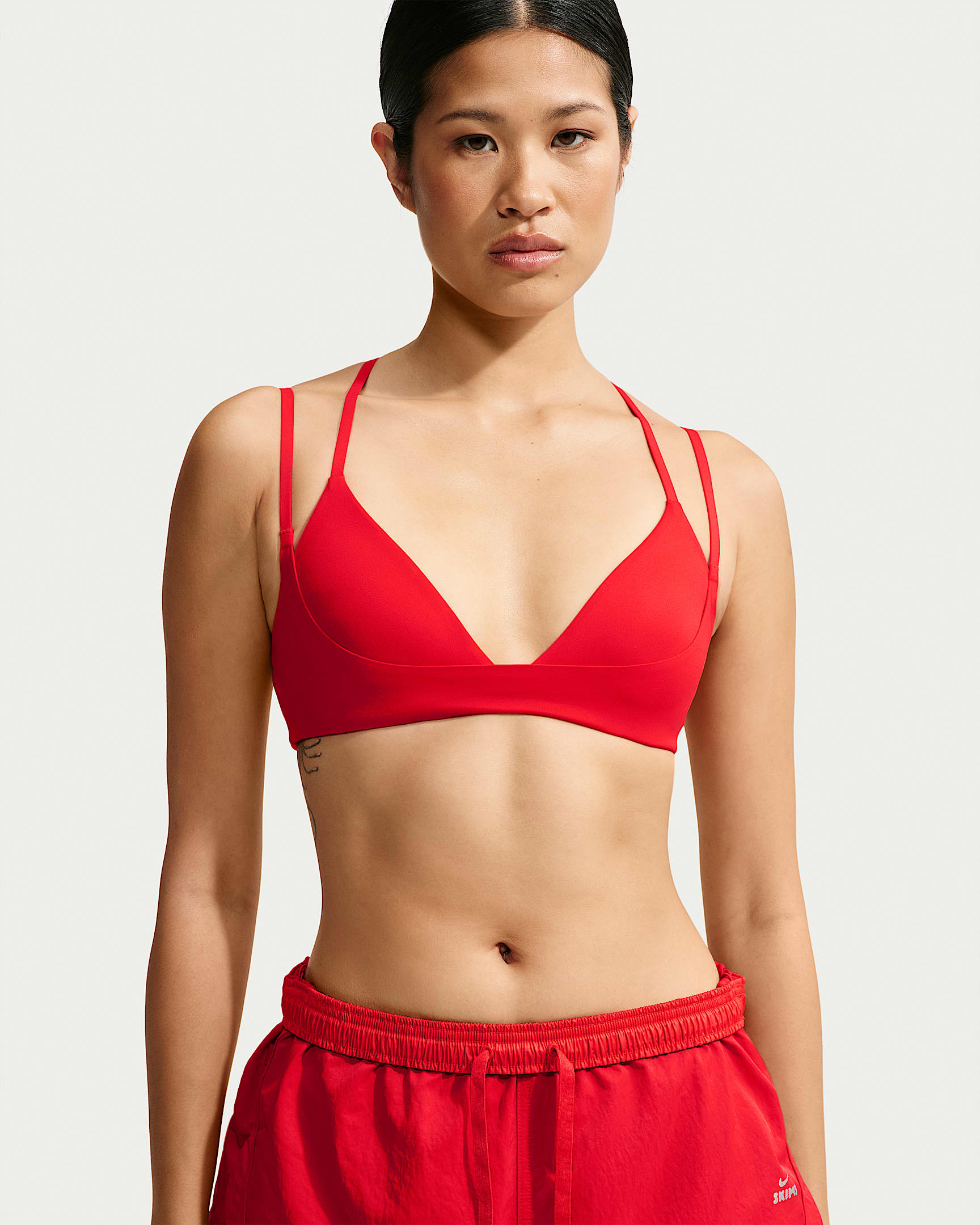 NikeSKIMS Matte 女子速干双肩带三角式运动内衣 - 大学红