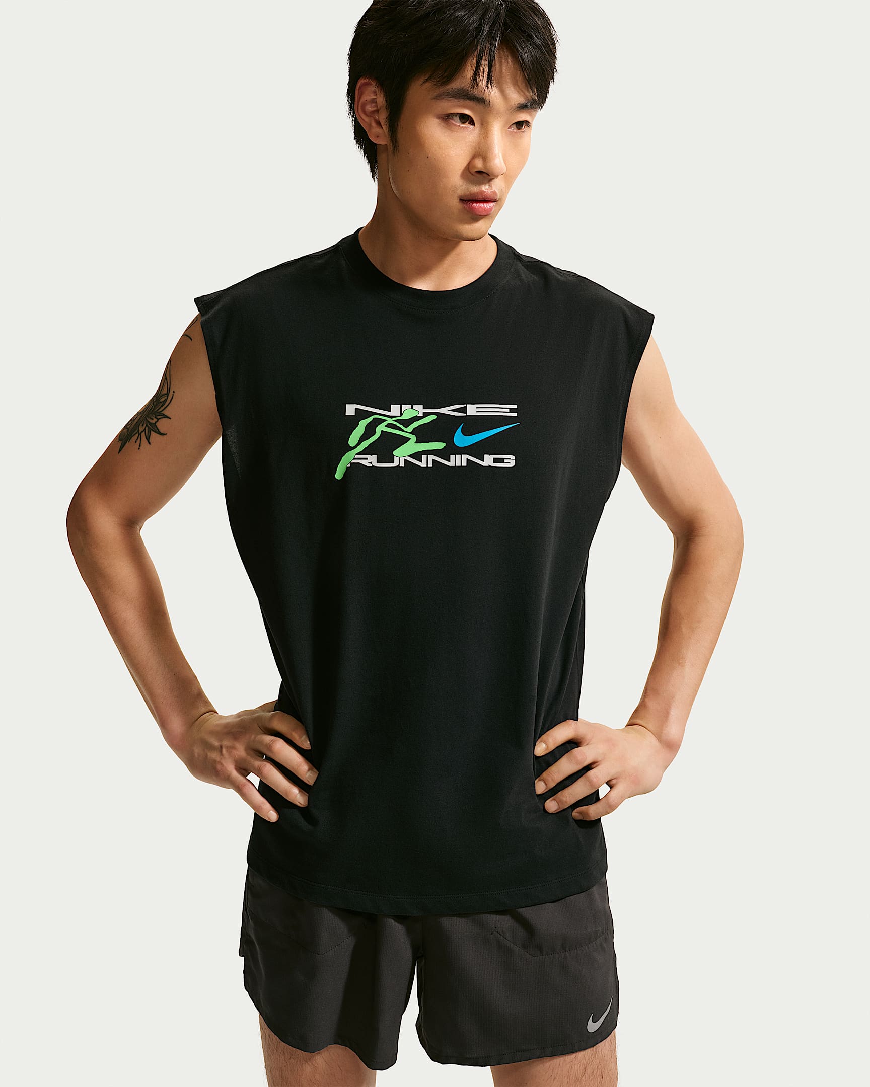 Nike Dri-FIT 男子速干无袖跑步T恤 - 黑