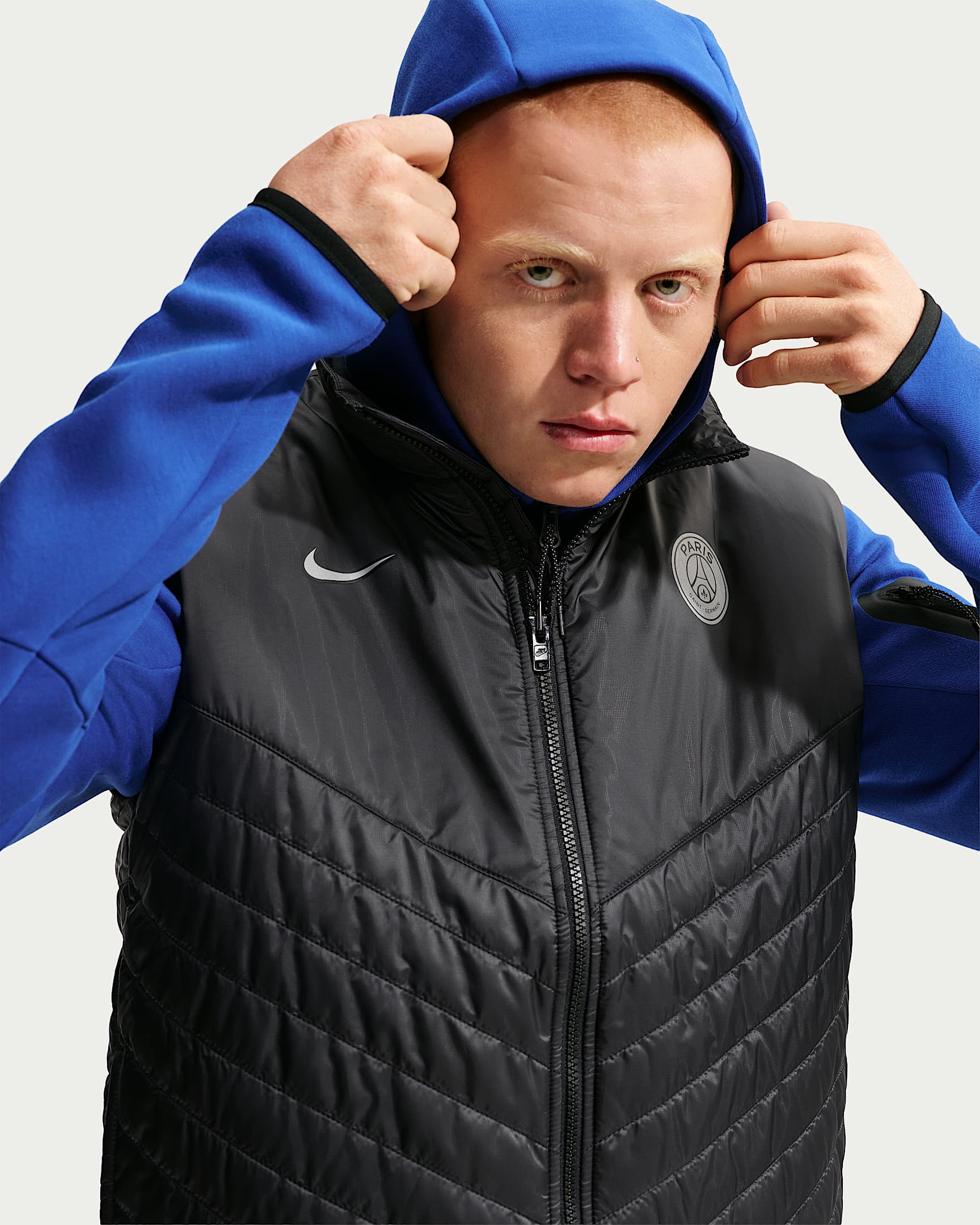 巴黎圣日耳曼足球俱乐部 Windrunner Nike Therma-FIT 男子拒水足球马甲 - 黑/黑