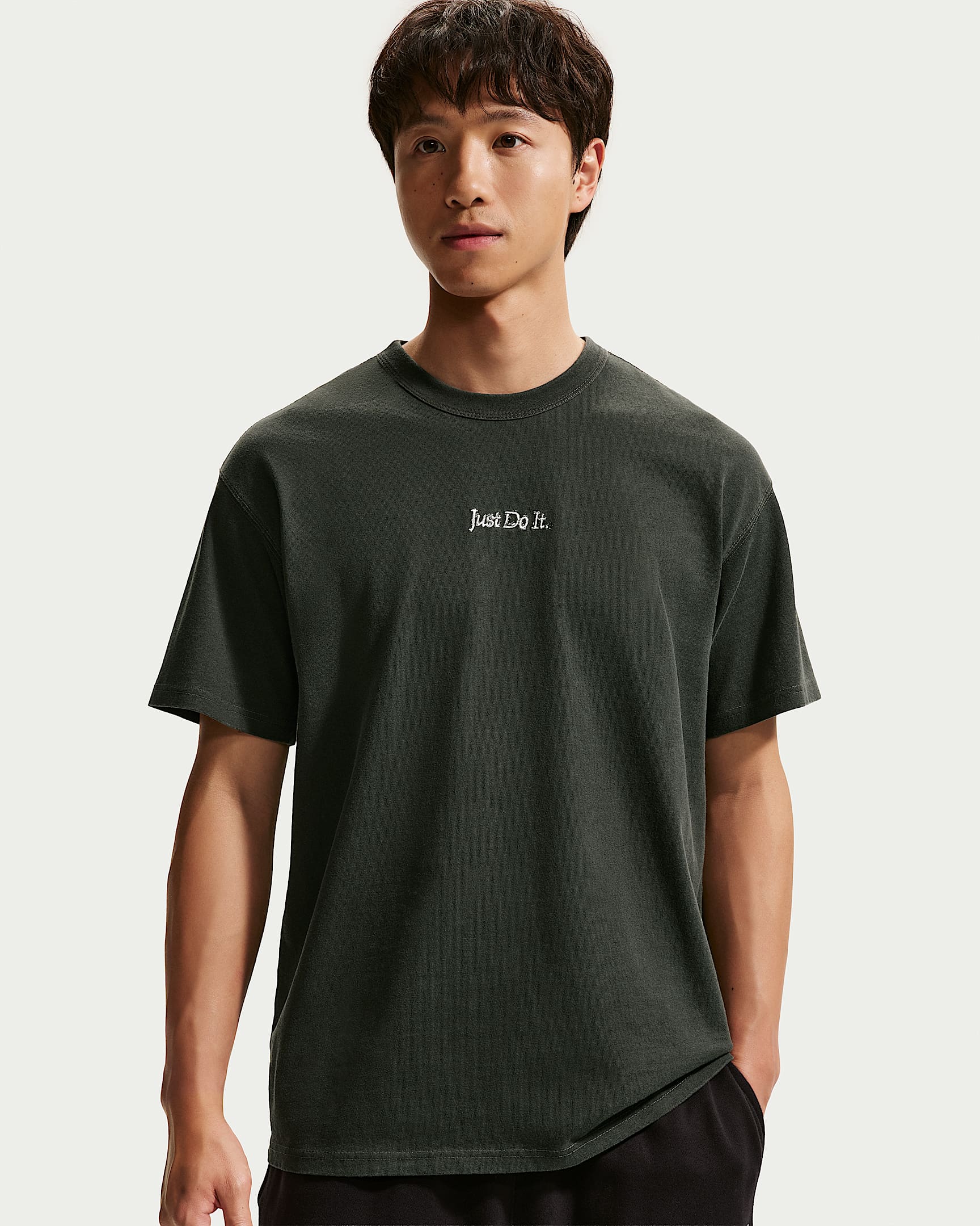 Nike Sportswear Premium Essentials 男子短袖T恤 - 碳粉黑