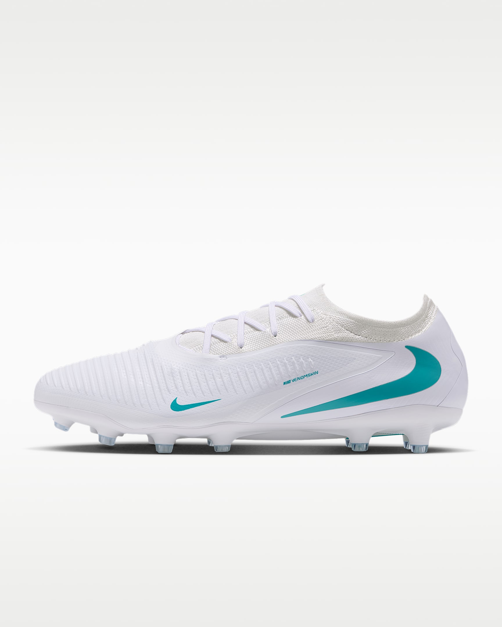 Nike Phantom 6 Low Pro 耐克暗煞系列男/女 AG 人造草地低帮足球鞋 - 白色/白色/仙人掌绿