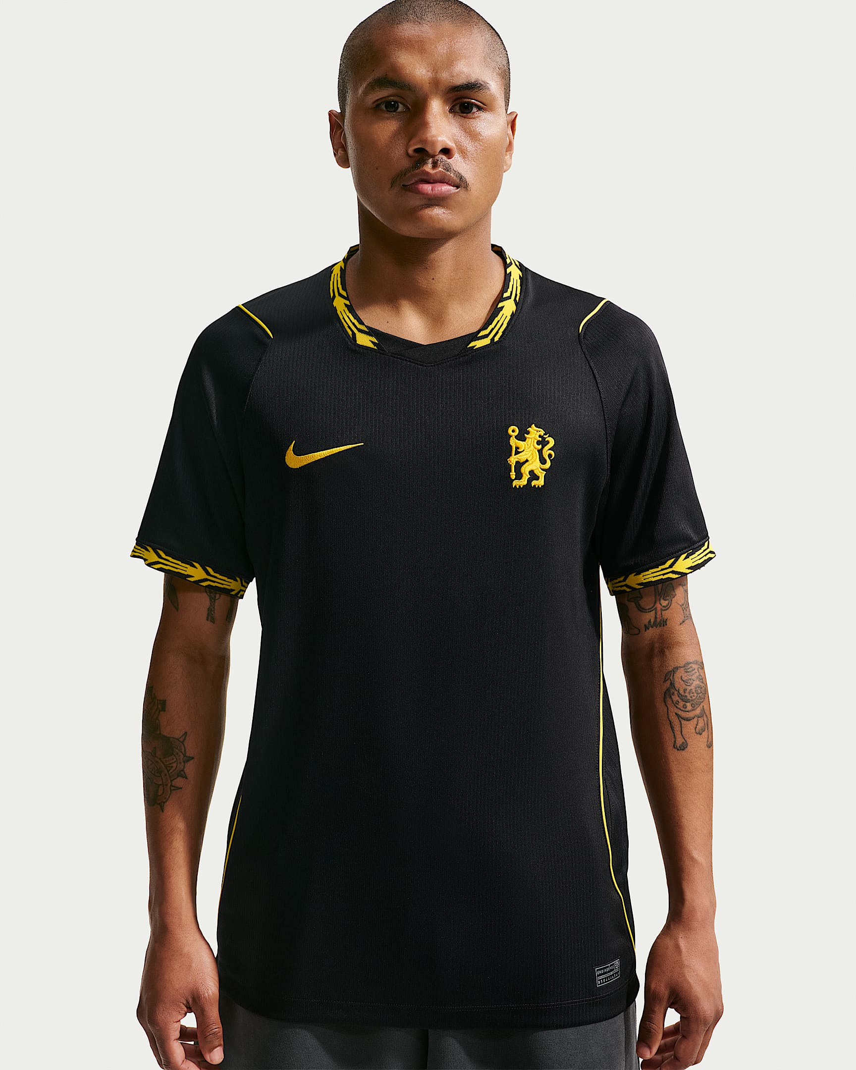 2026/27 赛季切尔西客场球迷版 Nike Dri-FIT 男子速干短袖足球球衣 - 黑/中西金/中西金