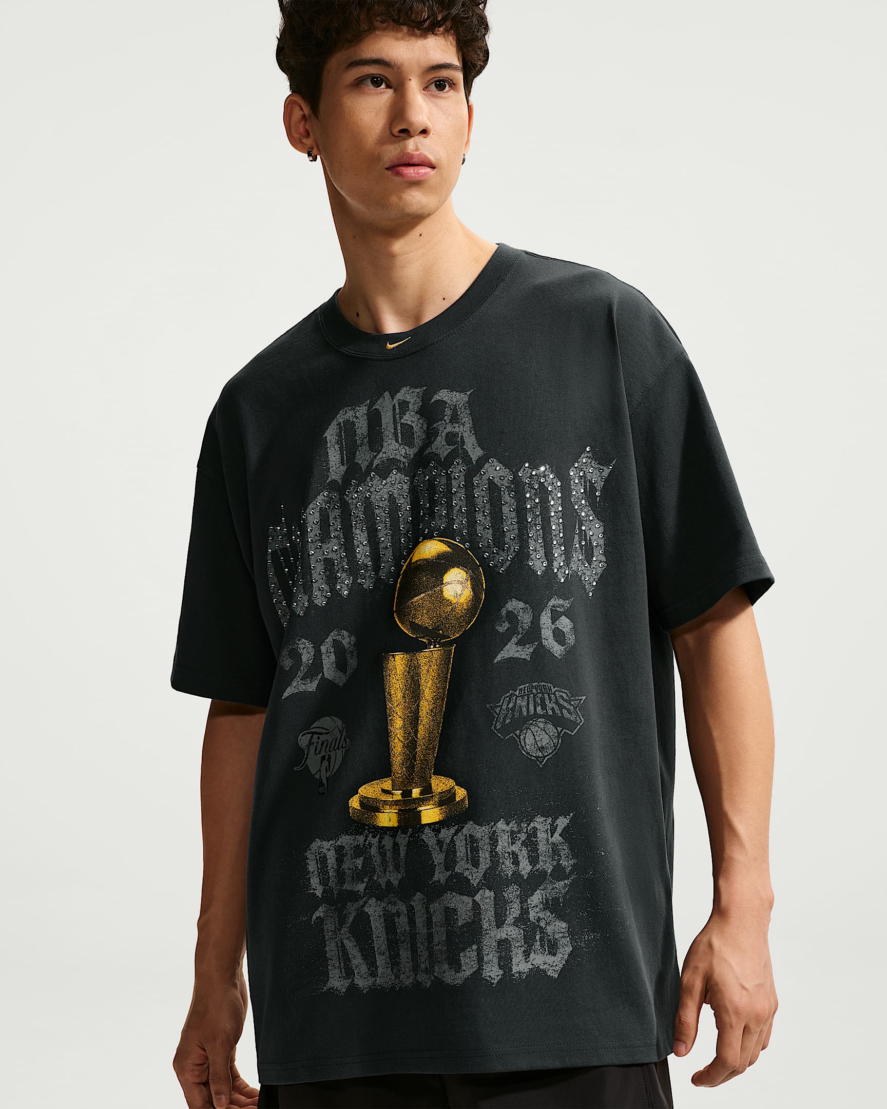 纽约尼克斯队 2026 NBA 总冠军 Nike NBA 男子篮球短袖T恤 - 煤黑