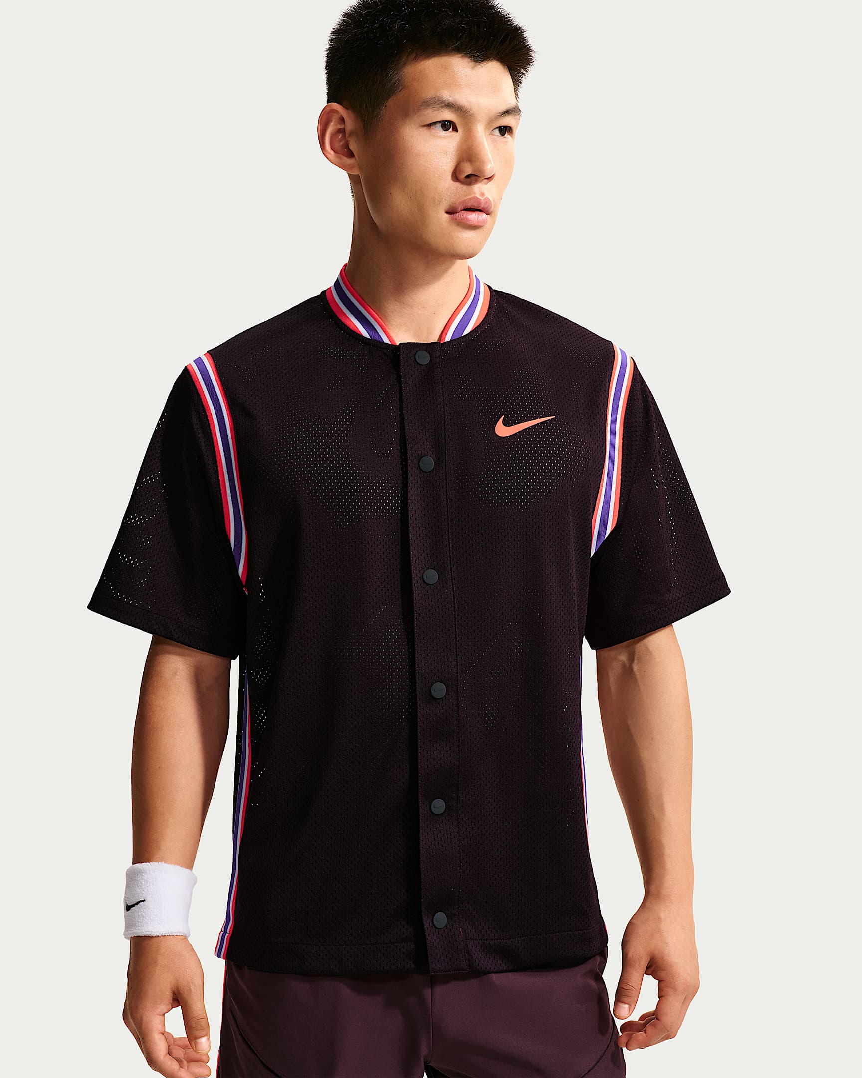 NikeCourt Slam Dri-FIT 卡洛斯·阿尔卡拉斯同款男子速干按扣网球短袖上衣 - 暗调勃艮第酒红/亮深红