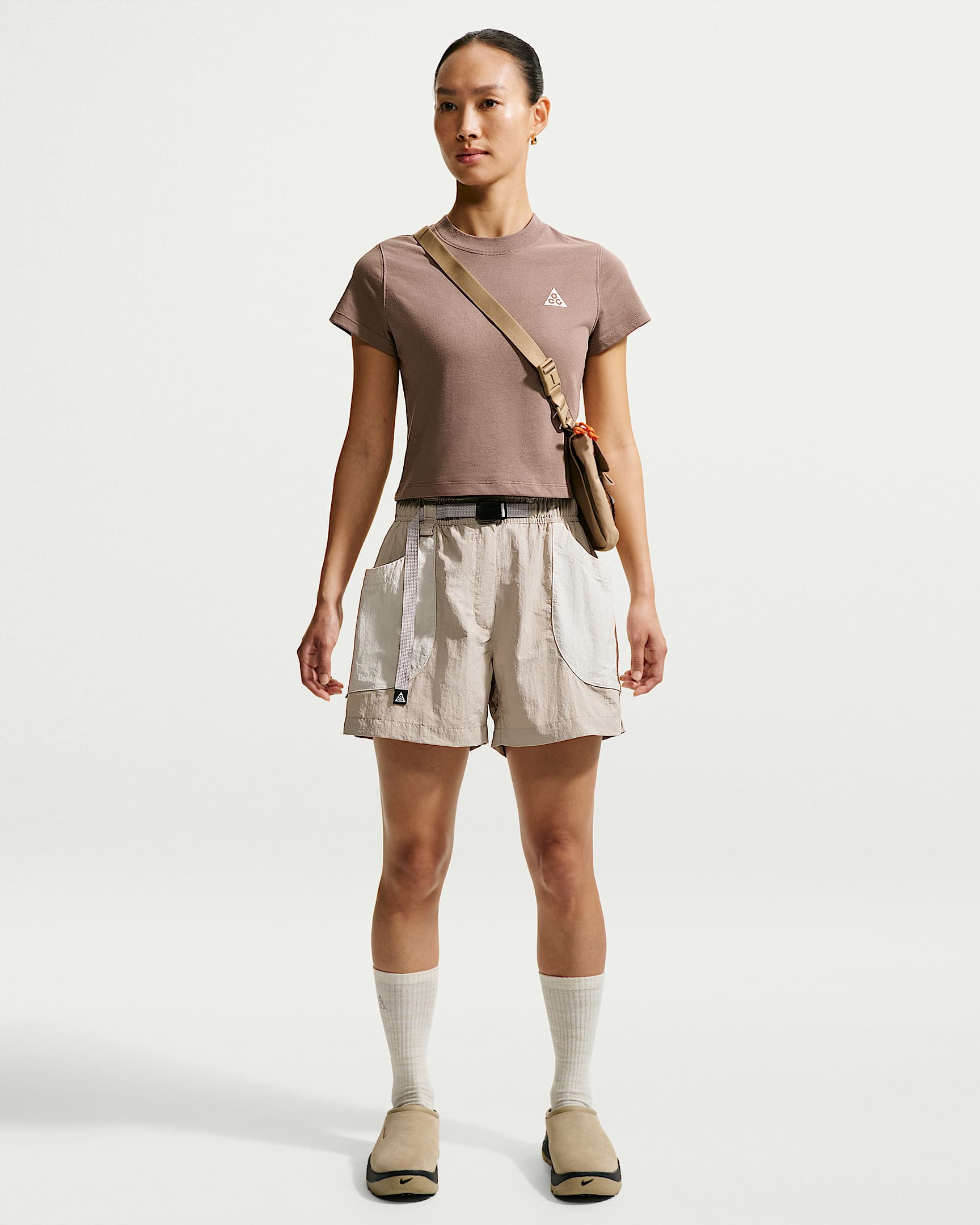 Nike ACG "Dolomiti" 女子拒水短裤 - 奶白 II/浅土褐/山峰白