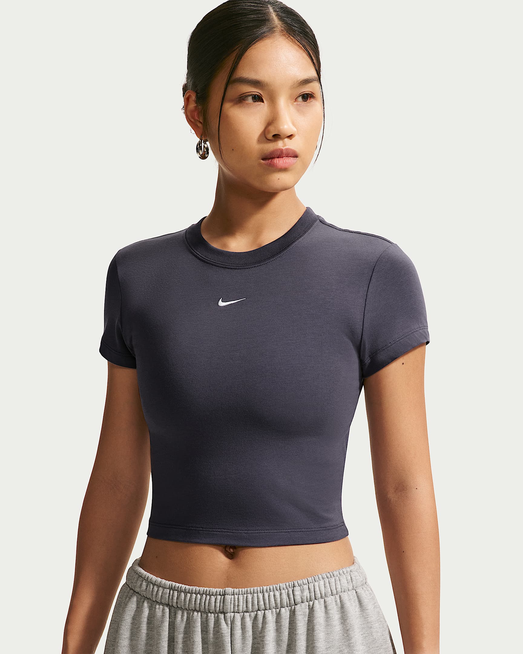 Nike Sportswear Chill Knit 女子短款T恤 - 铁架黑/帆白