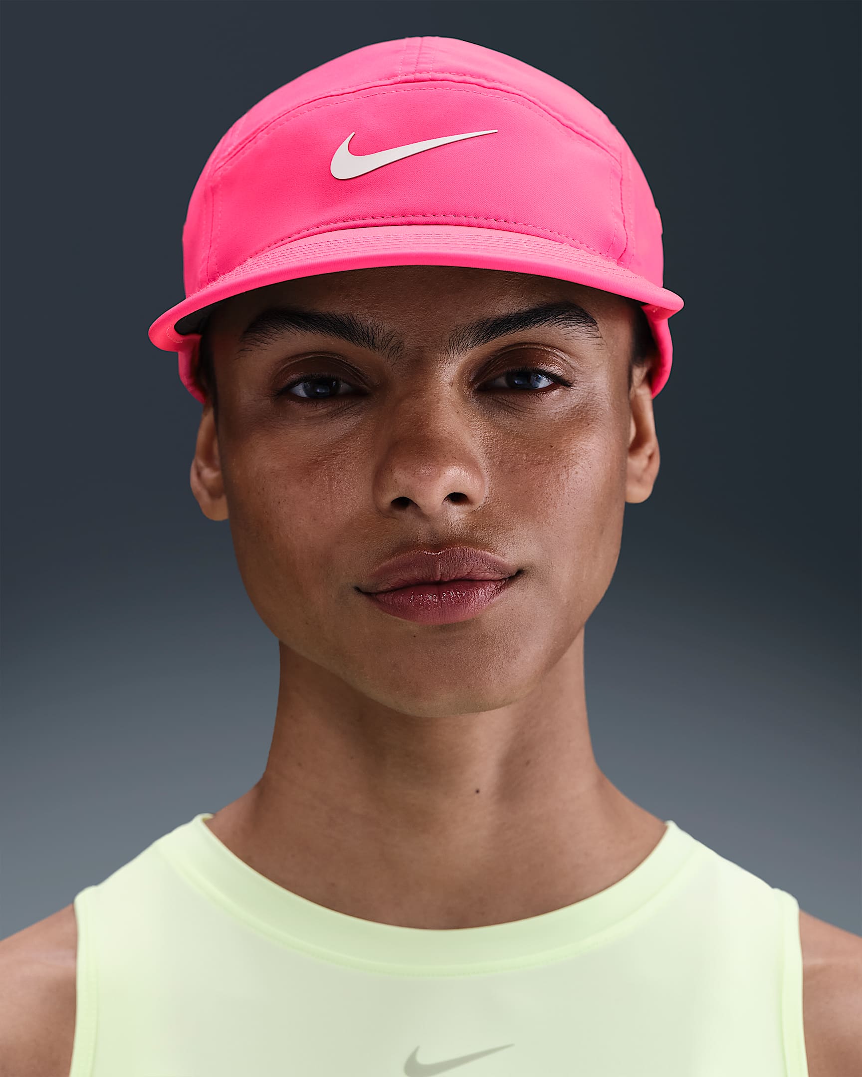 Nike Fly Dri-FIT 速干软顶耐克勾运动帽 - 透明粉/煤黑/白色