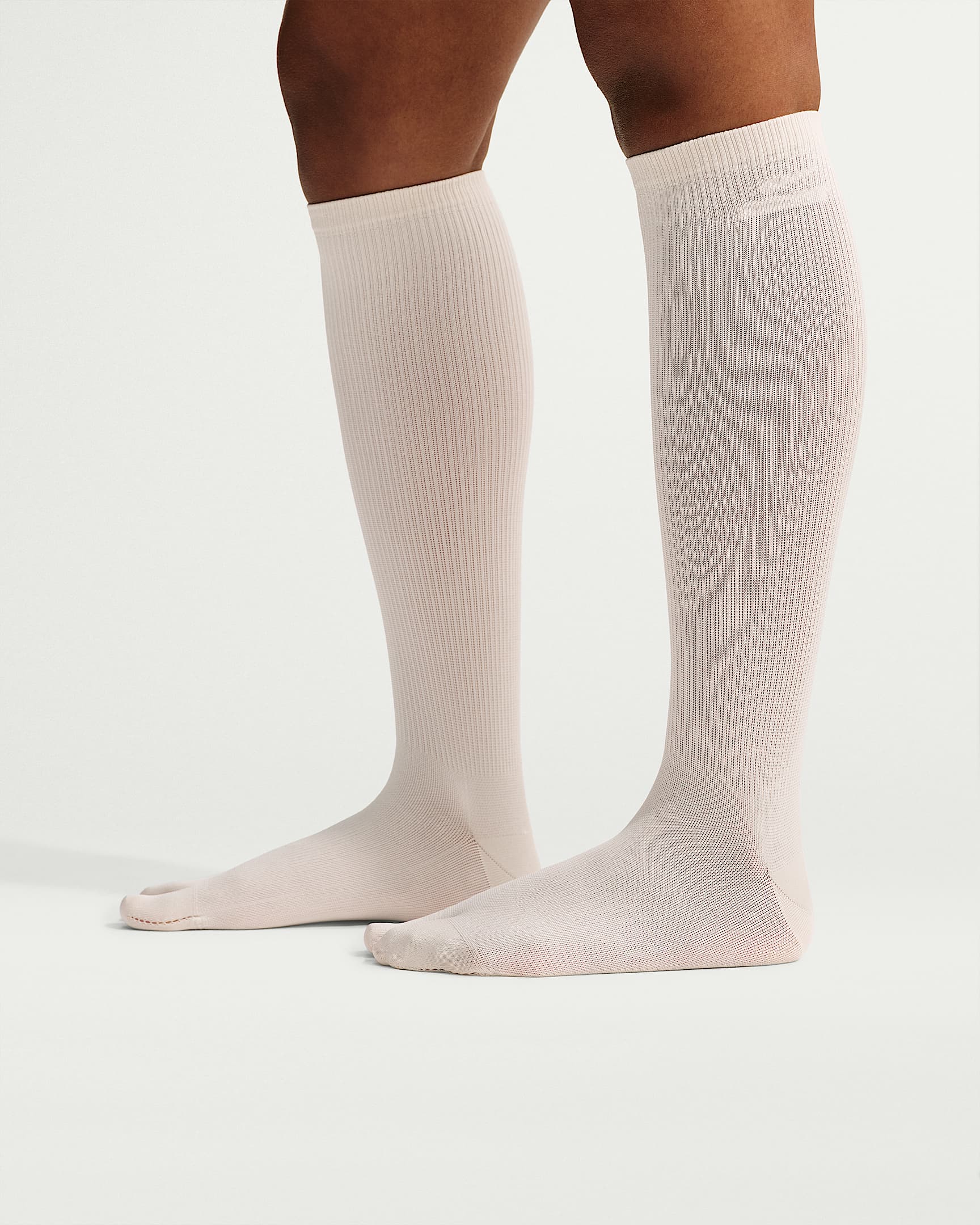 NikeSKIMS Rift 女子分趾式高筒运动袜(1 双) - 浅土褐/幻影灰白