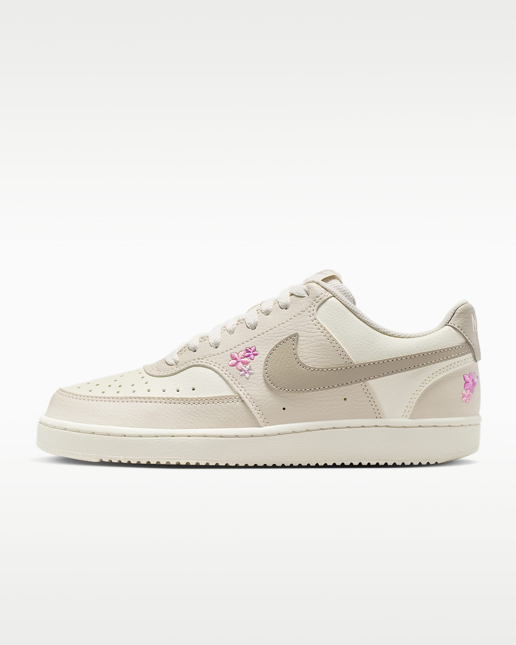 Nike Court Vision Low SE 女子运动鞋 - 帆白/浅土褐/奶白 II