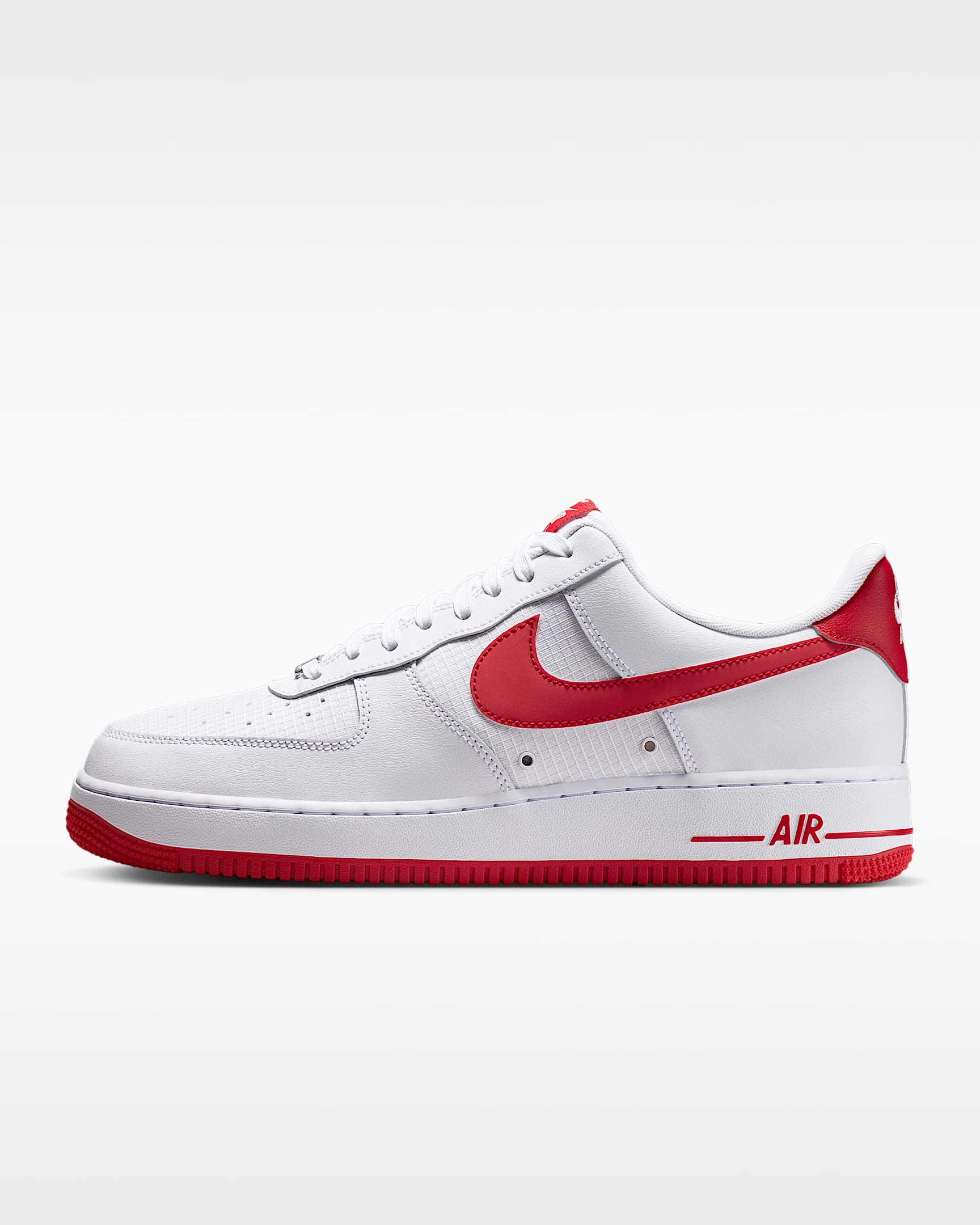 Nike Air Force 1 '07 LV8 男子空军一号运动鞋 - 白色/大学红