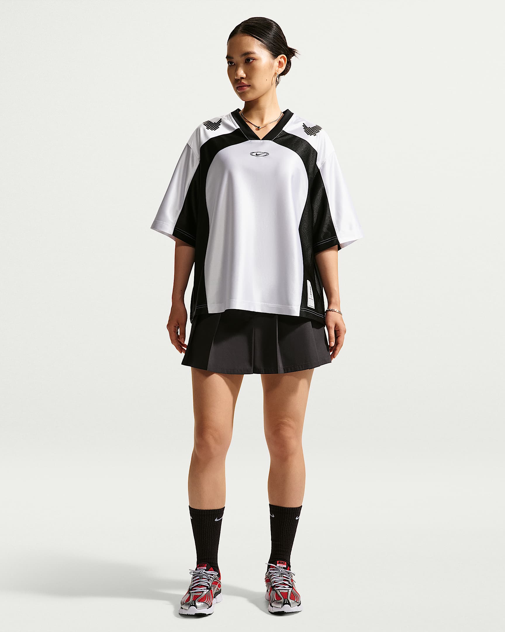 Nike Sportswear 女子褶裥半身裙 - 黑/峻岩