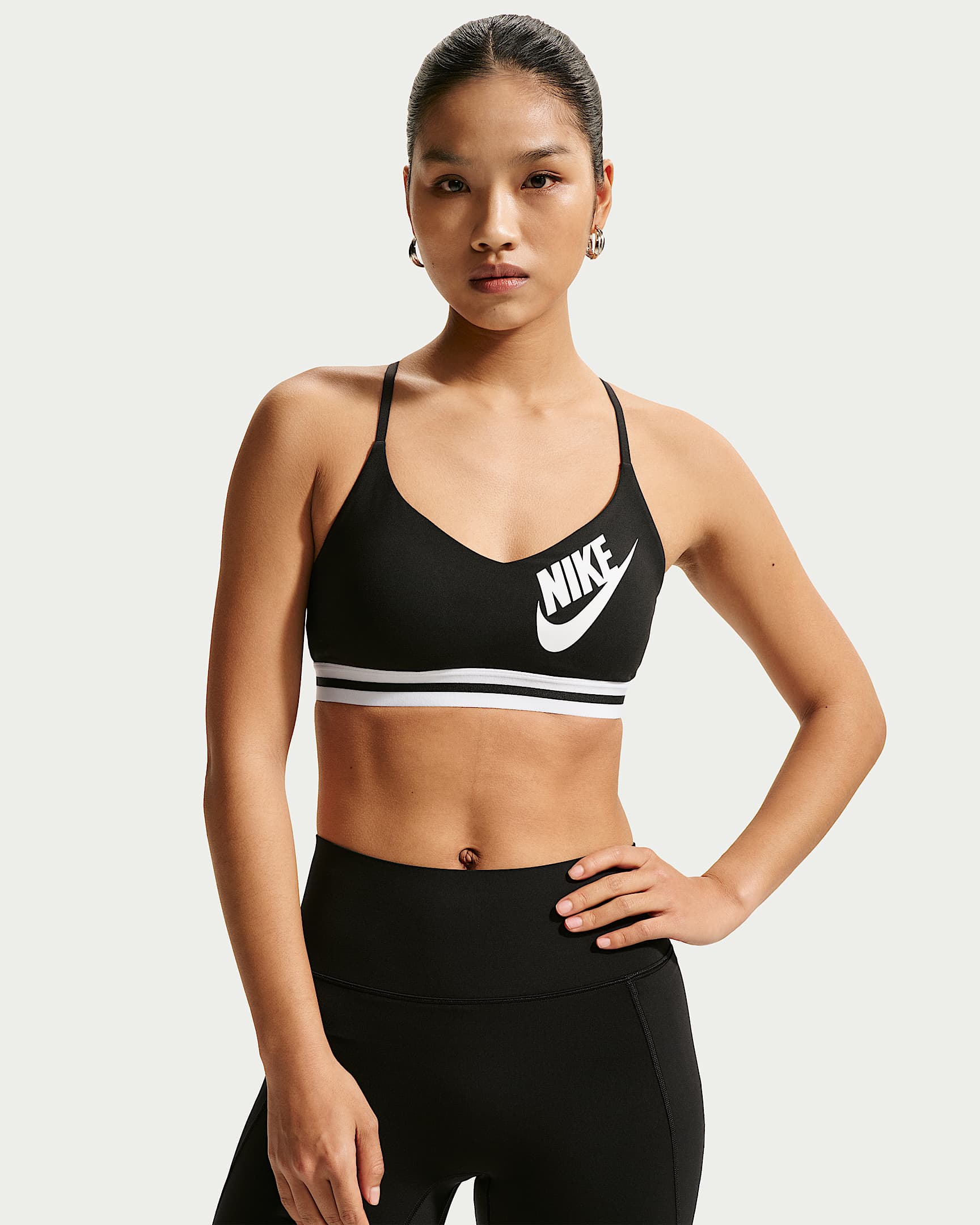 Nike Indy 女子速干低强度支撑衬垫运动内衣 - 黑/白色/黑/白色