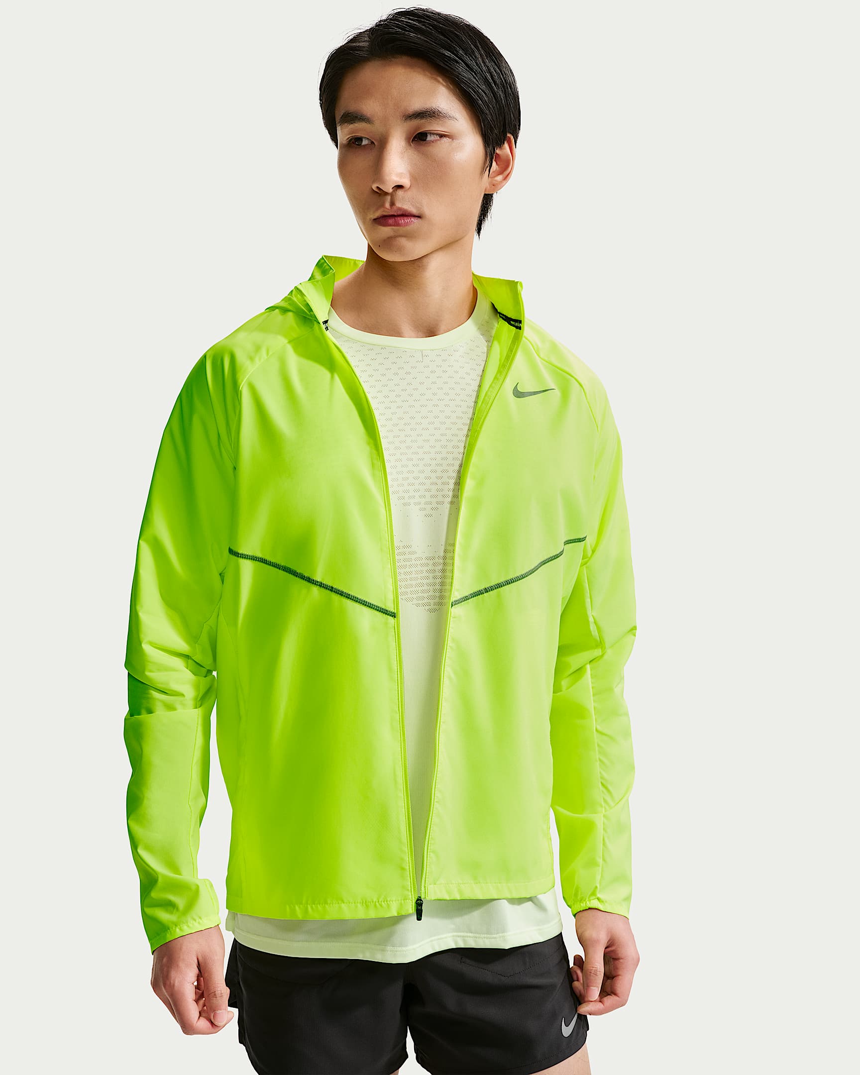 Nike Miler Repel 男子拒水跑步夹克防晒衣皮肤衣 - 荧光冰黄/荧光冰黄