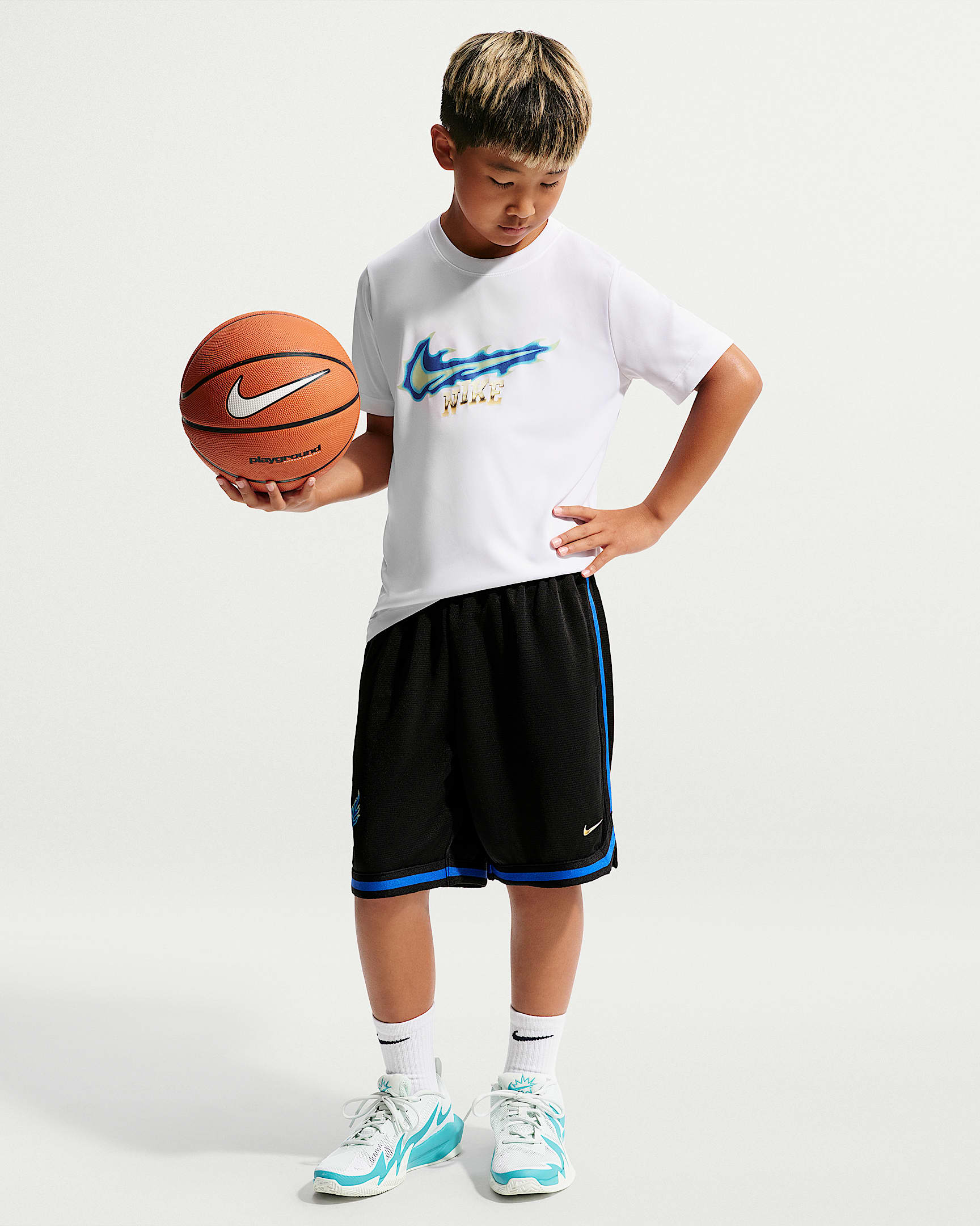 Nike DNA Dri-FIT 大童（男孩）速干篮球短裤 - 黑