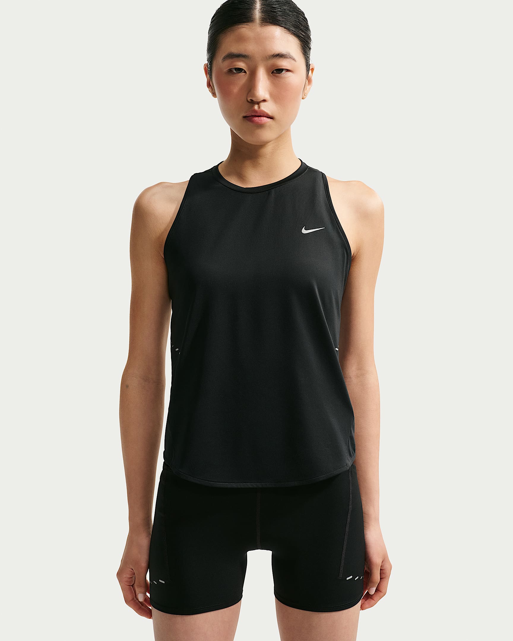 Nike Swift Dri-FIT 女子速干跑步背心 - 黑