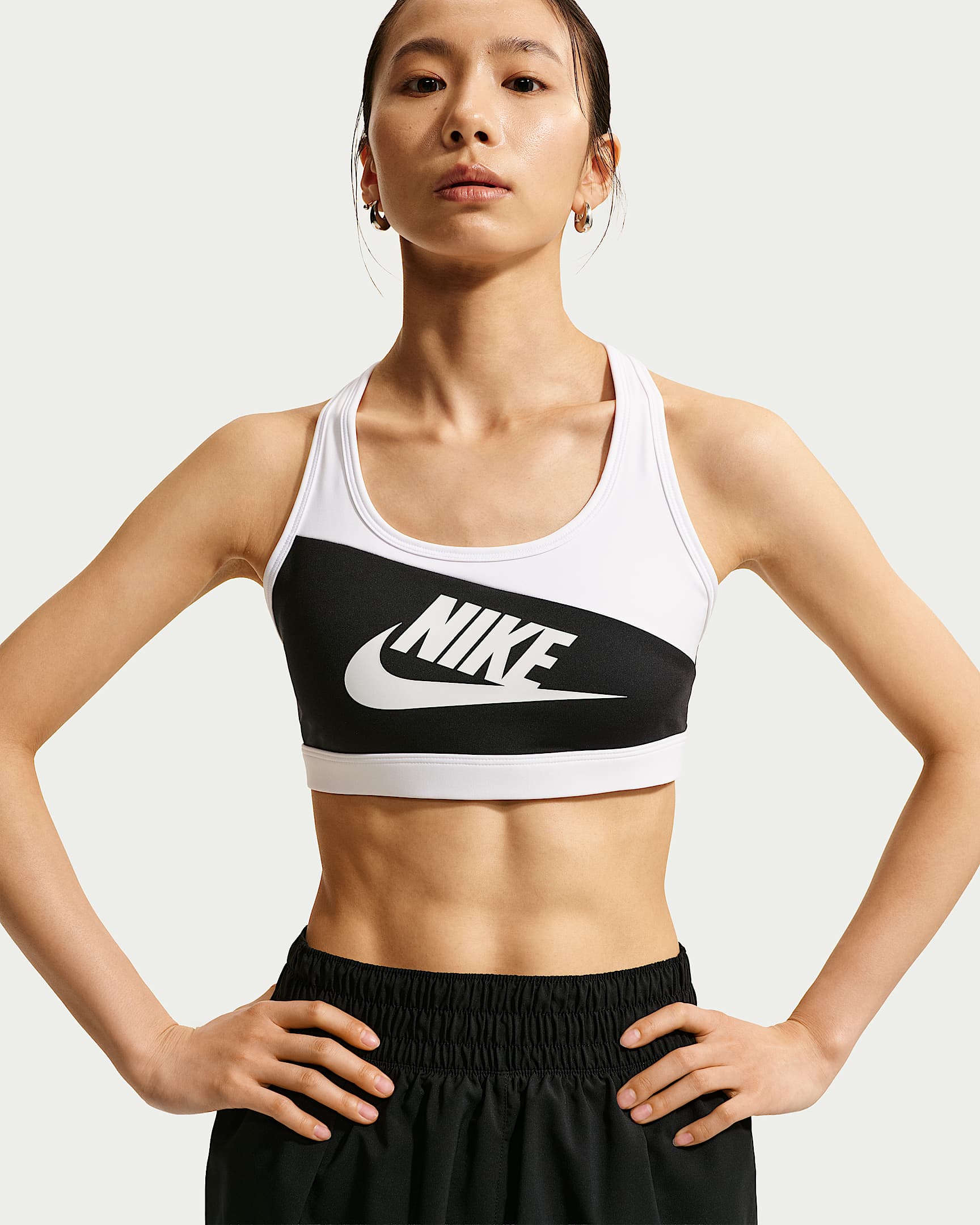 Nike Swoosh 女子速干中强度支撑衬垫运动内衣 - 黑/白色/白色/白色