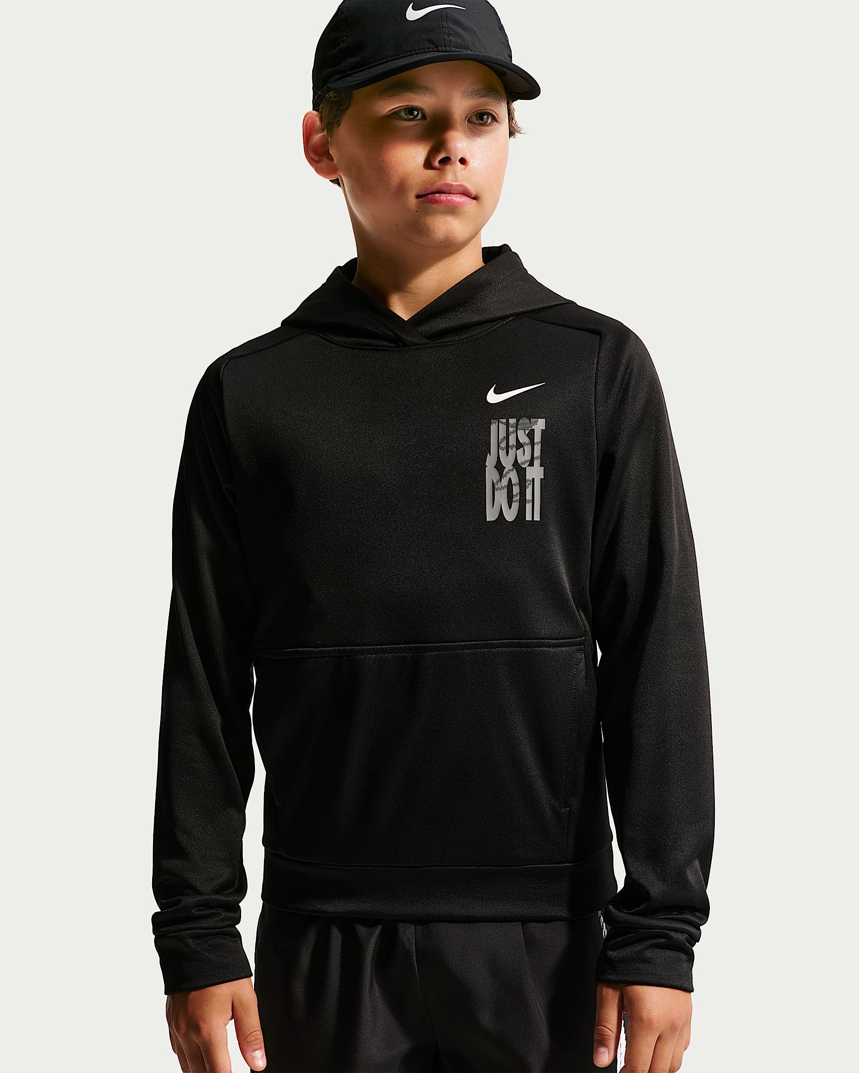 Nike Trophy Therma-FIT 大童(男孩)加绒套头连帽衫 - 黑