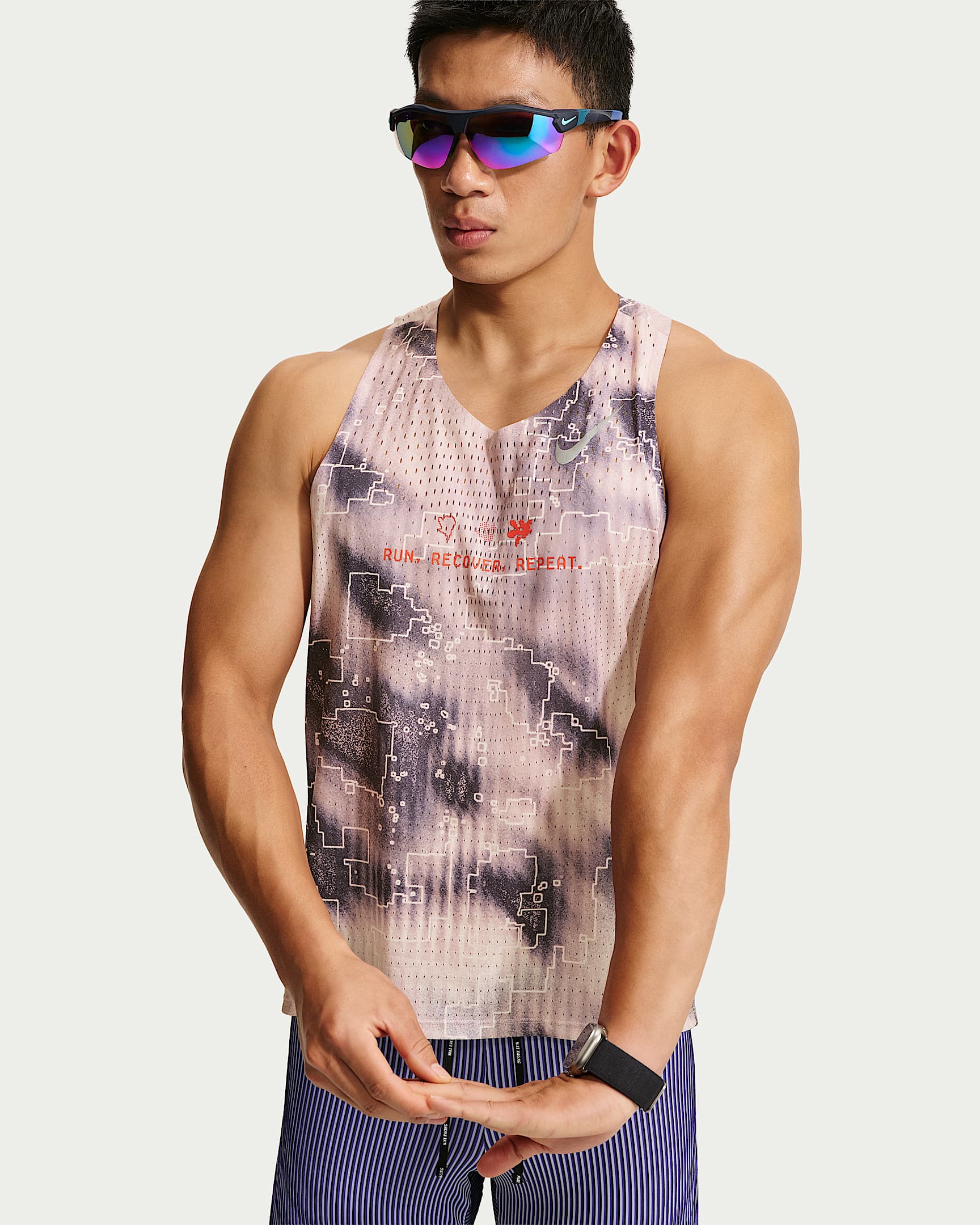 Nike AeroSwift Dri-FIT ADV 男子速干印花跑步背心 - 微粒玫瑰红