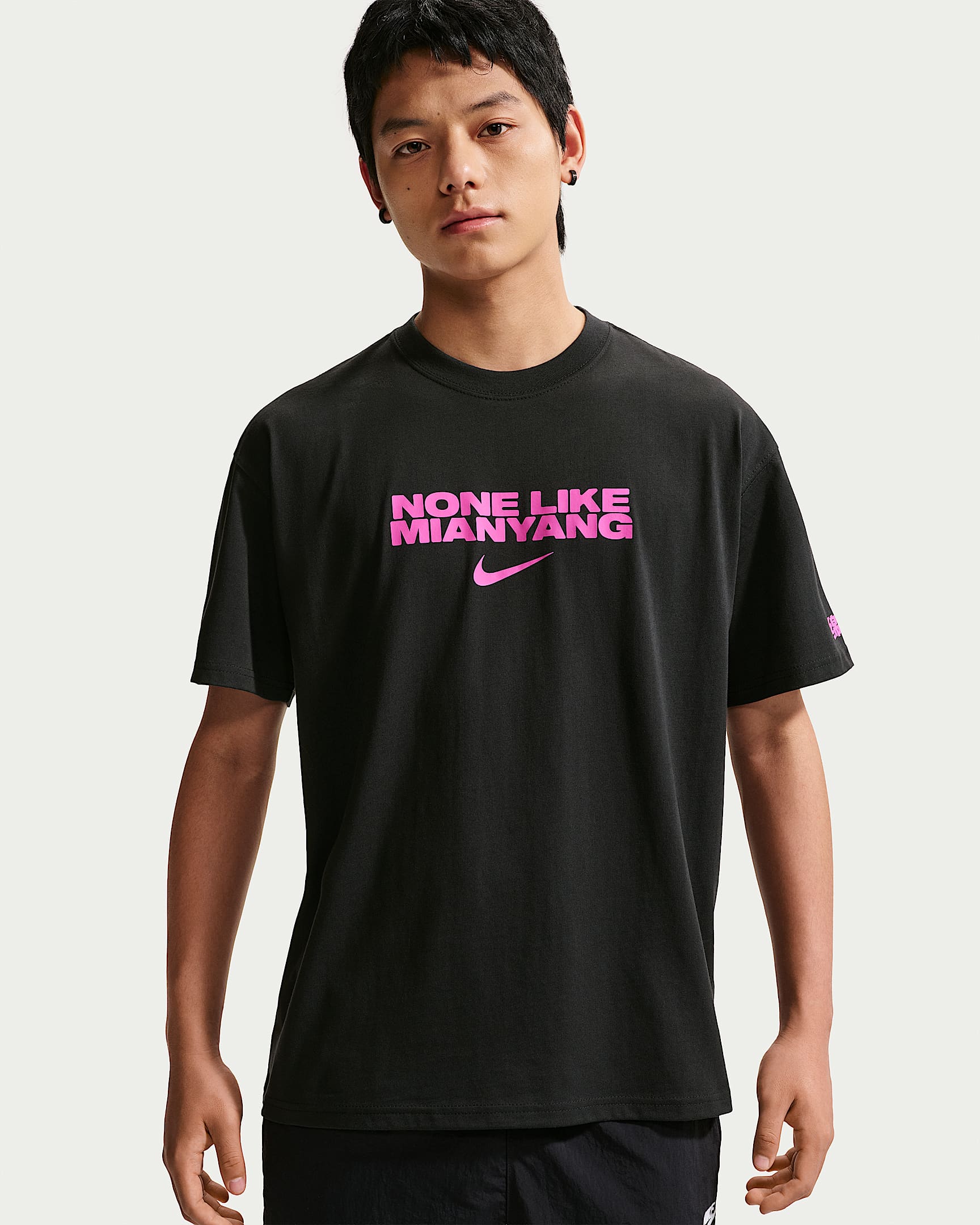 CHBL "Mianyang" Nike 耐高篮球系列男子短袖T恤 - 黑