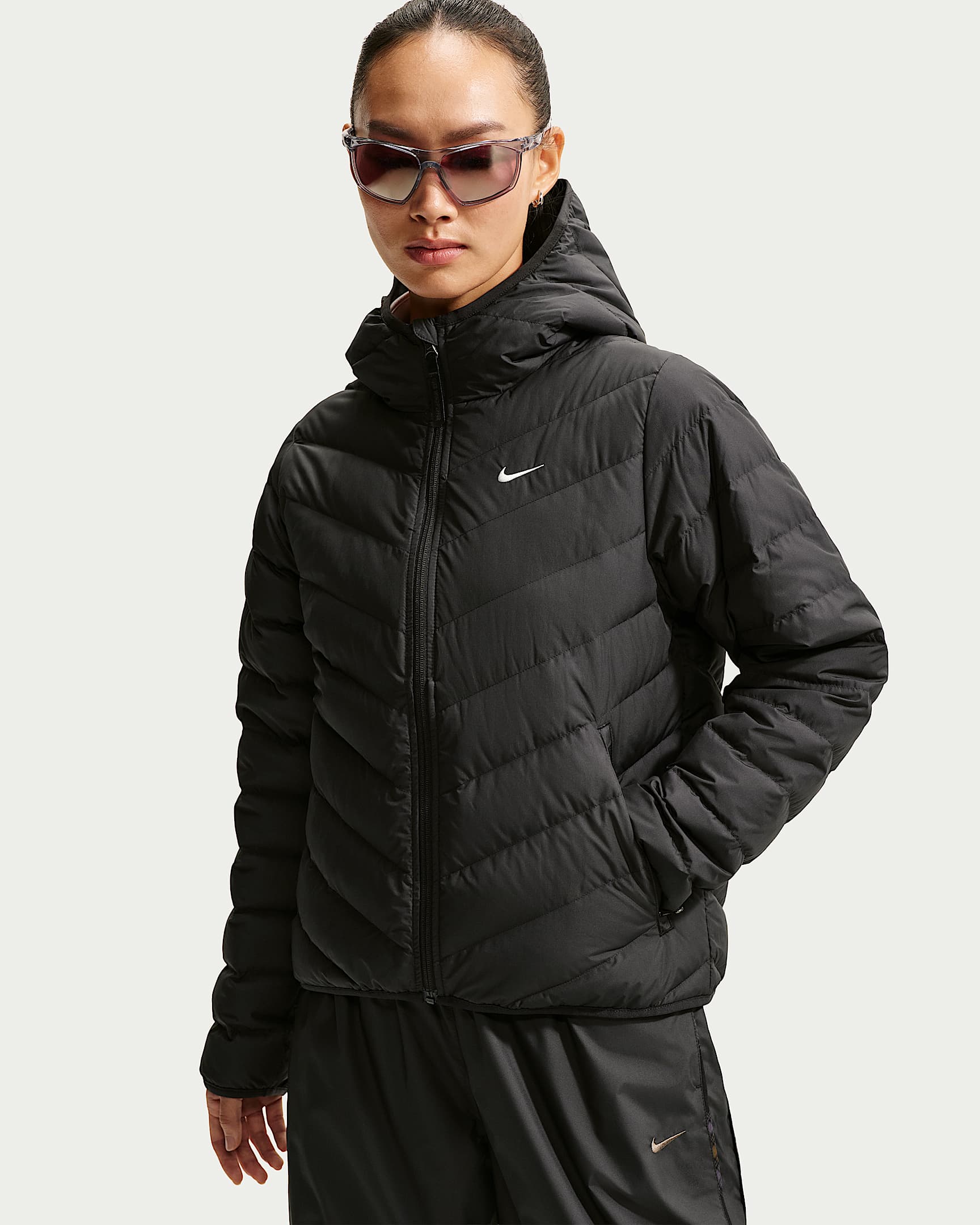 Nike Sportswear Windpuffer Therma-FIT 女子连帽羽绒夹克 - 黑/黑/帆白