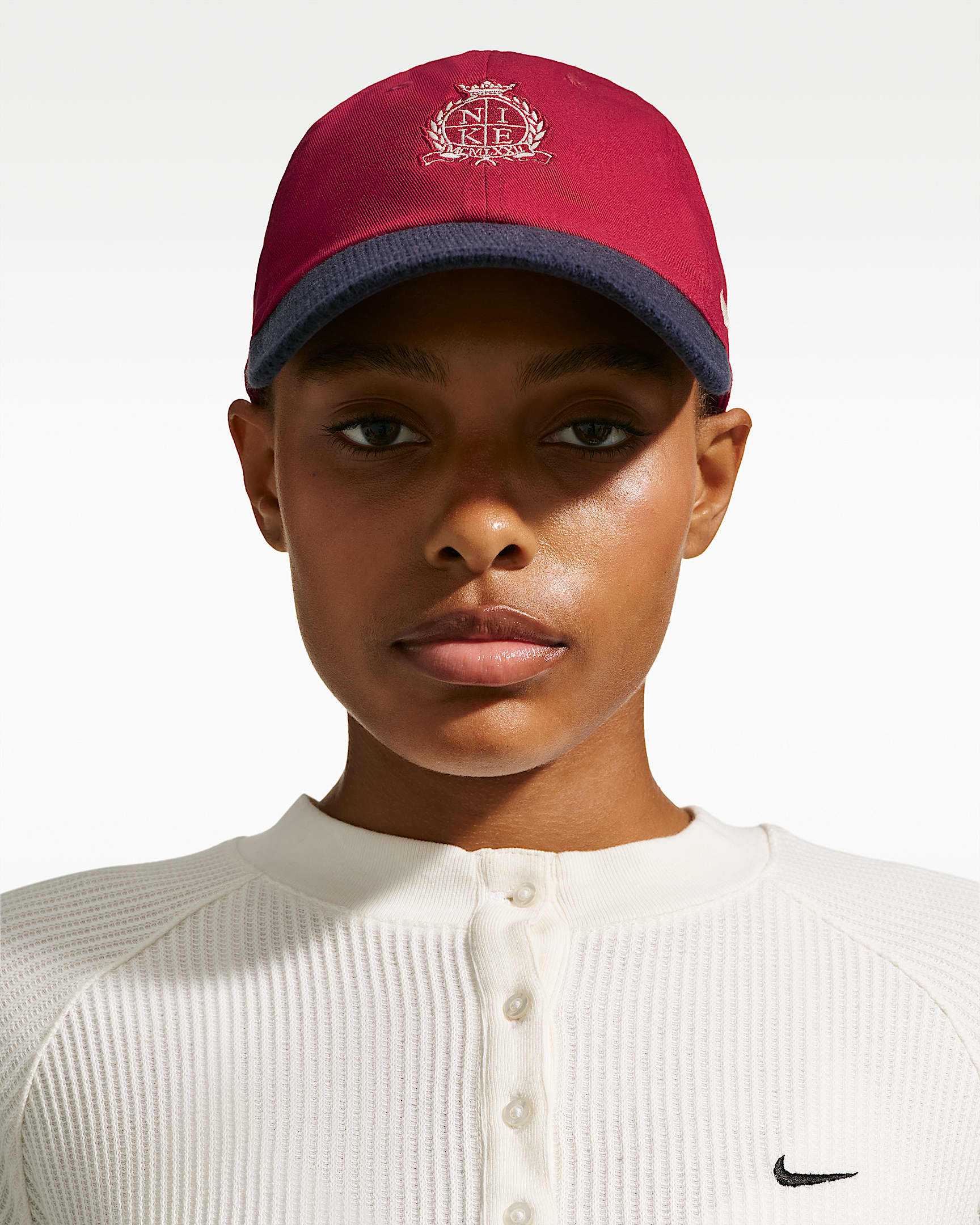 Nike Club 软顶针织运动帽 - 深红/黑曜石色/沙堆白