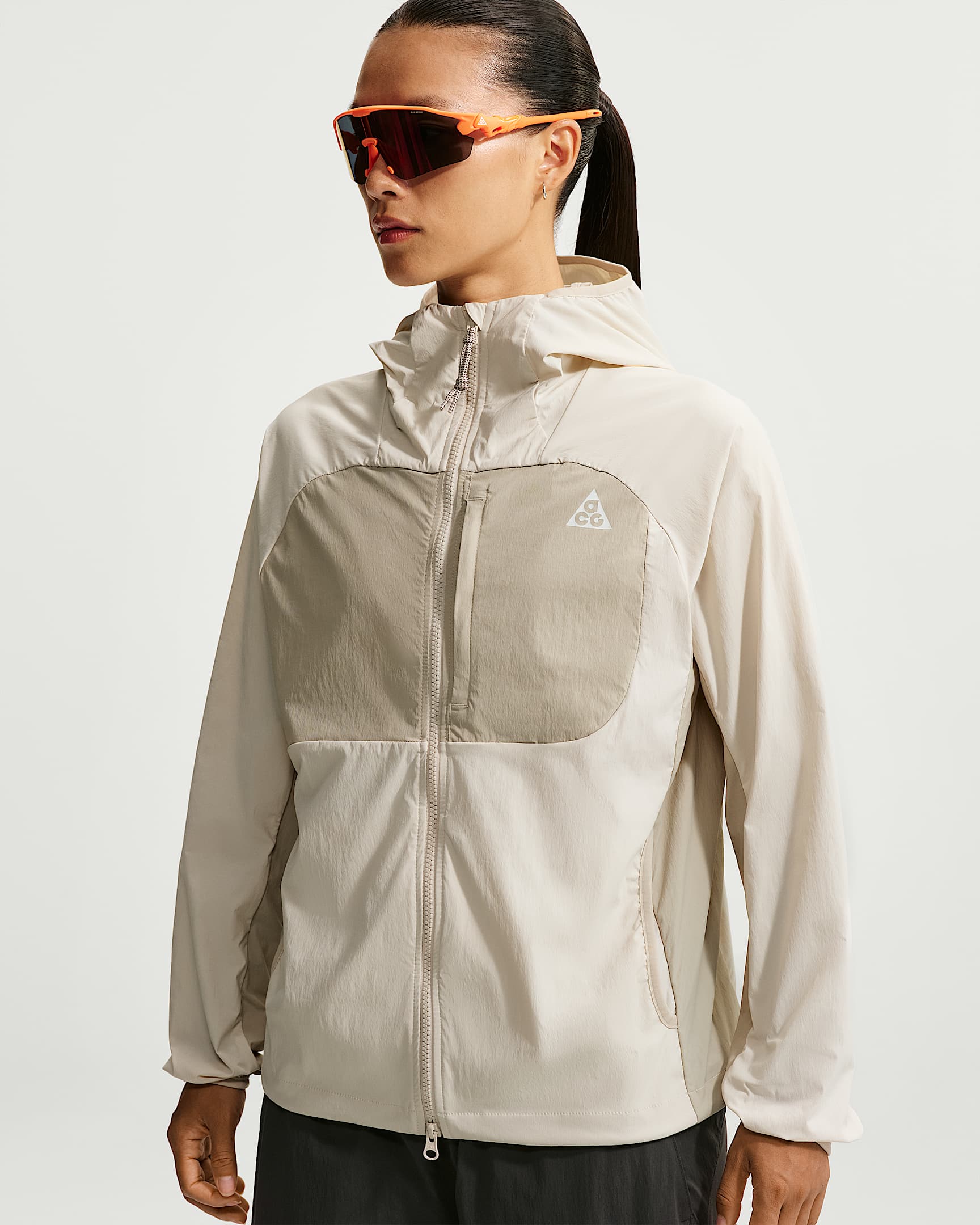 Nike ACG "Five Towers" 女子速干夹克防晒衣 - 浅土褐/奶白 II/山峰白