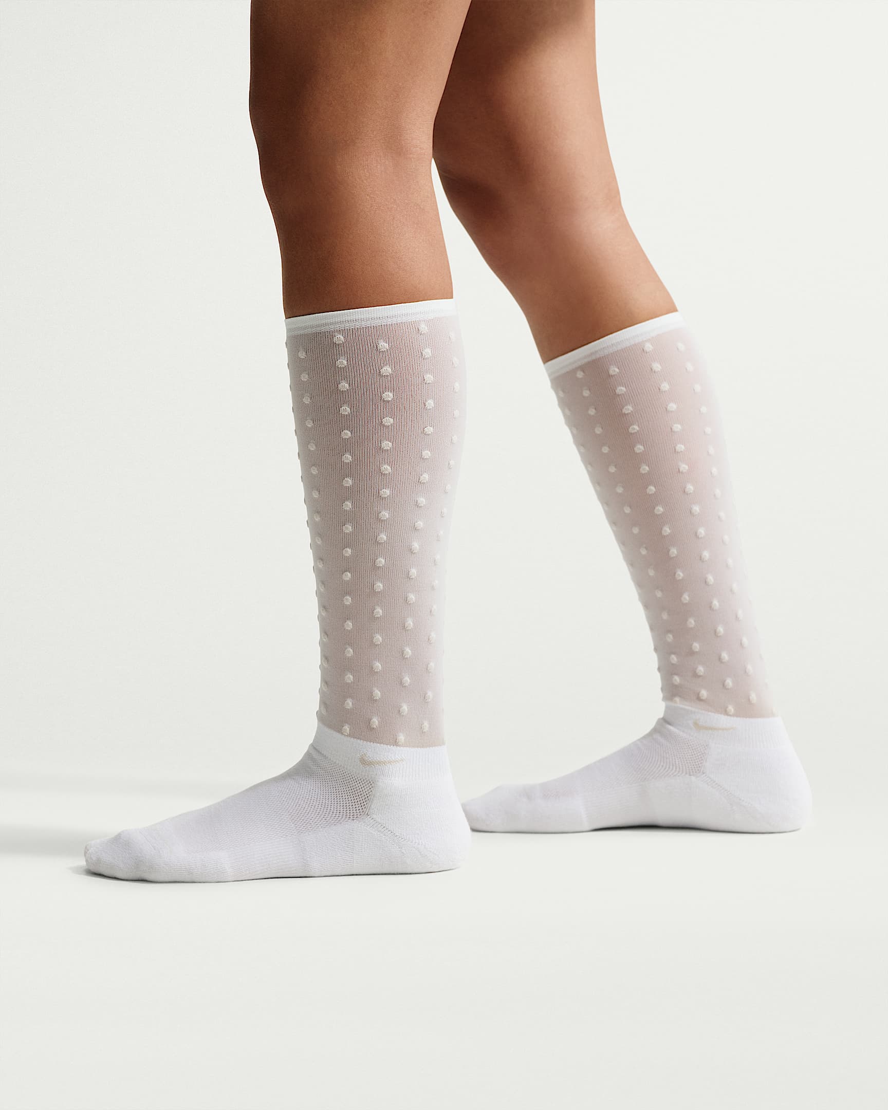 Nike Everyday Elevated 速干高筒运动袜(1 双) - 白色/浅骨色