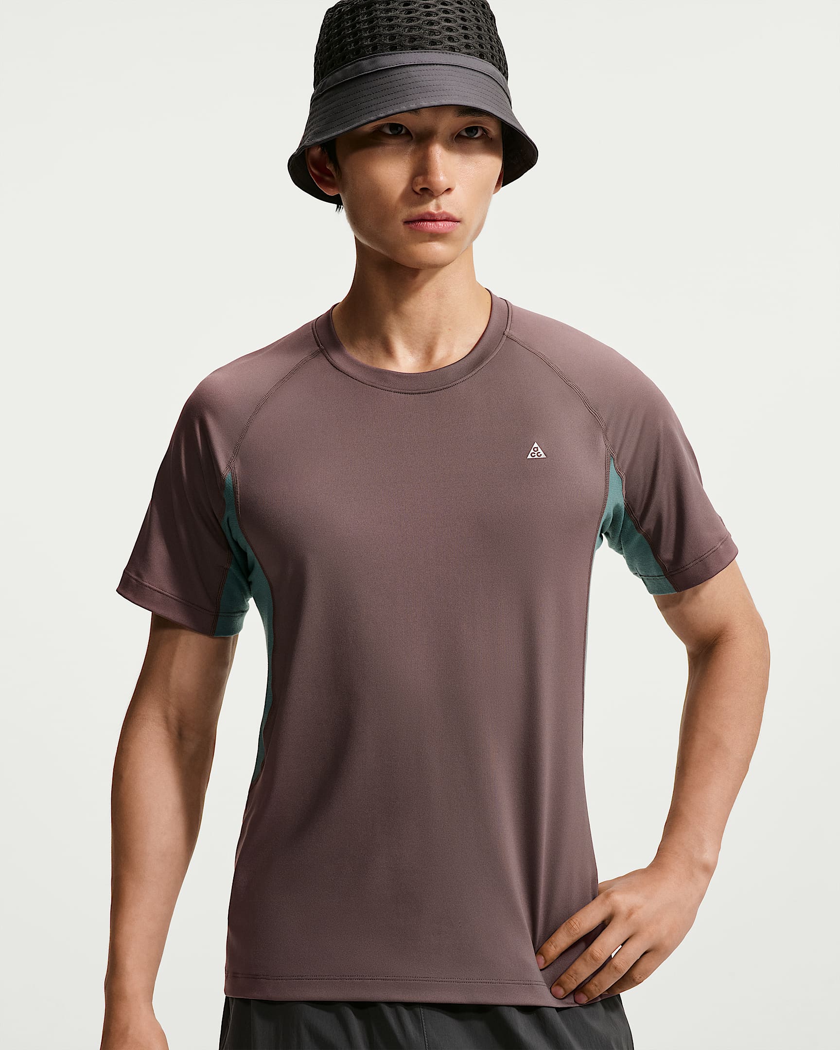 Nike ACG "Wildsee" Dri-FIT 男子速干修身短袖运动上衣 - 图腾黑紫/矿物岩板蓝/山峰白
