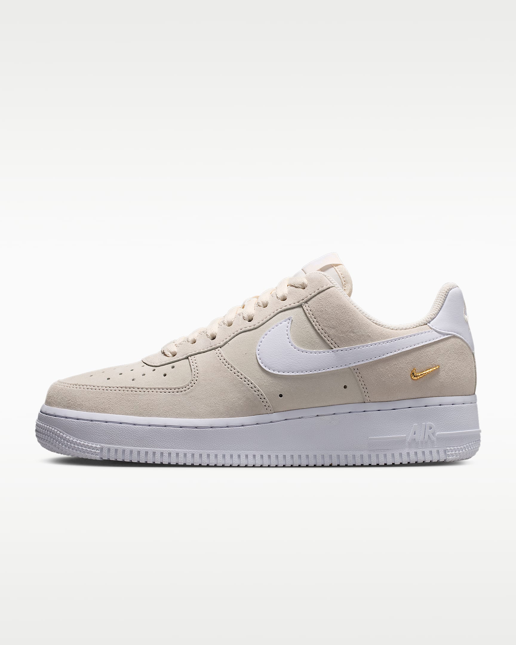 Air Force 1 '07 Low SE 女子空军一号运动鞋 - 粉白/淡象牙白/金属色/白色