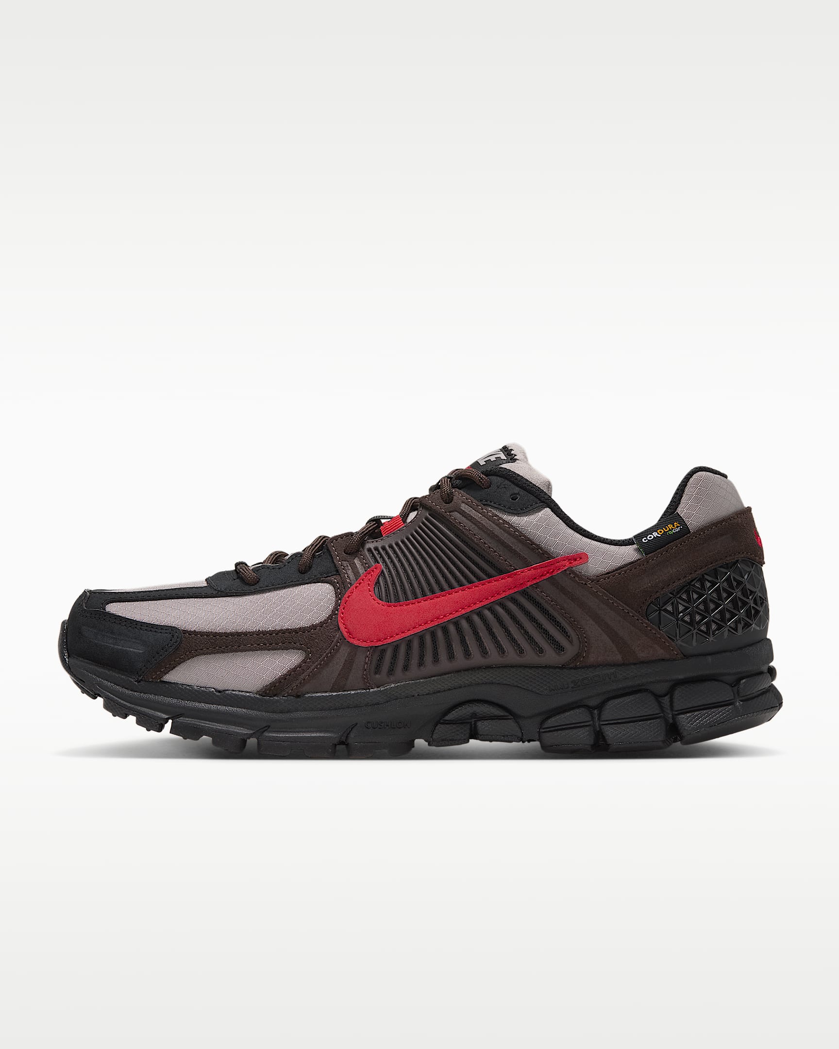 Nike Zoom Vomero 5 CORDURA® 耐克迈柔男子运动鞋 - 大学灰/巴洛克棕/黑/大学红