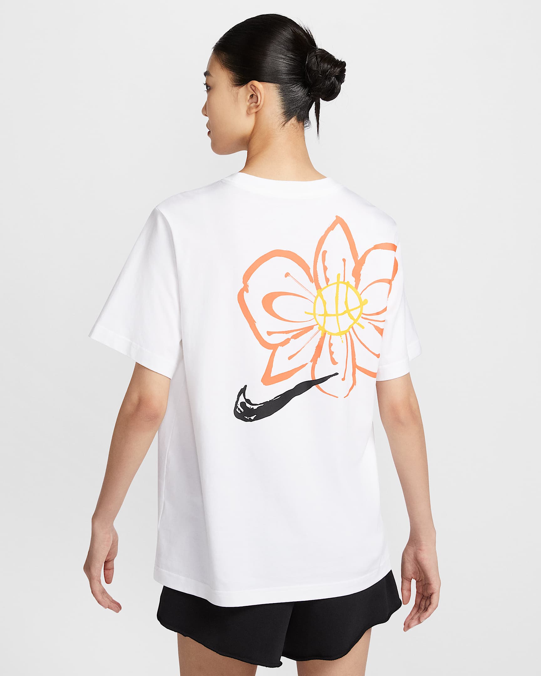 Nike Sportswear 无畏金兰女子T恤 - 白色