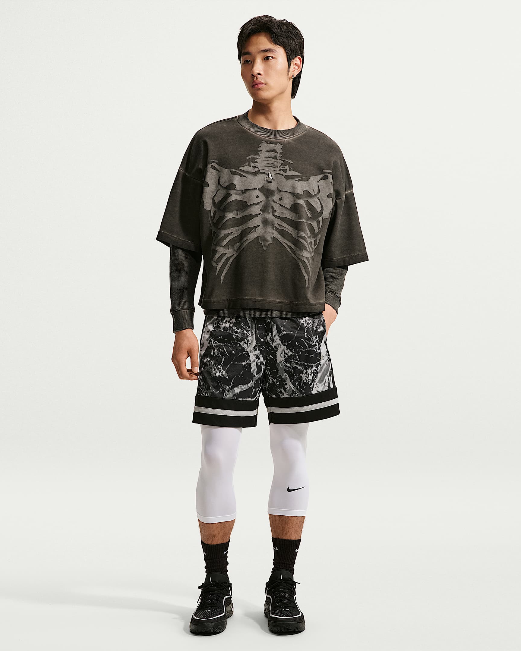Ja Dri-FIT 莫兰特男子速干篮球短裤 - 黑/浅烟灰/金属银