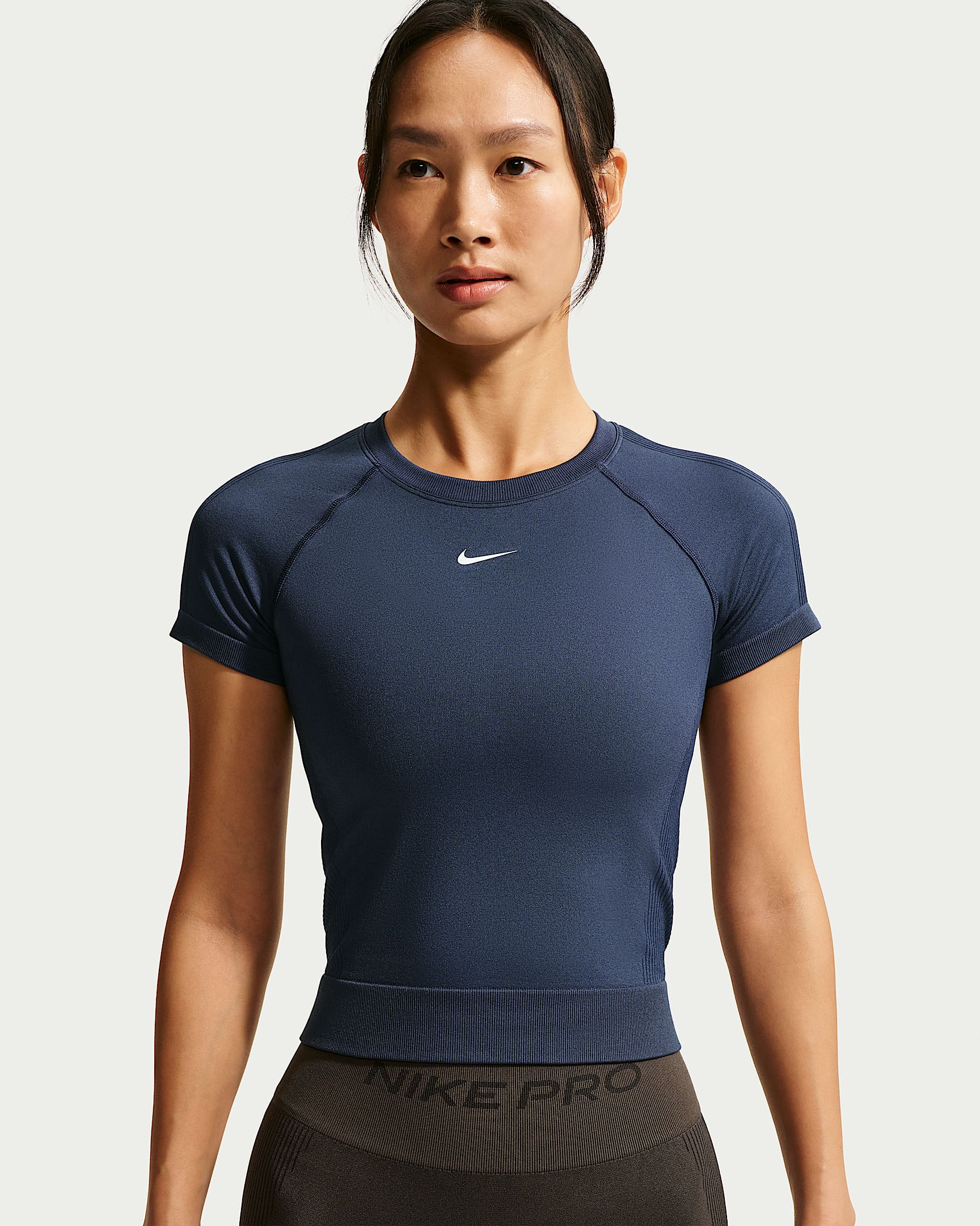 Nike Pro Dri-FIT 女子平整缝线速干塑性训练短袖T恤 - 深藏青/白色