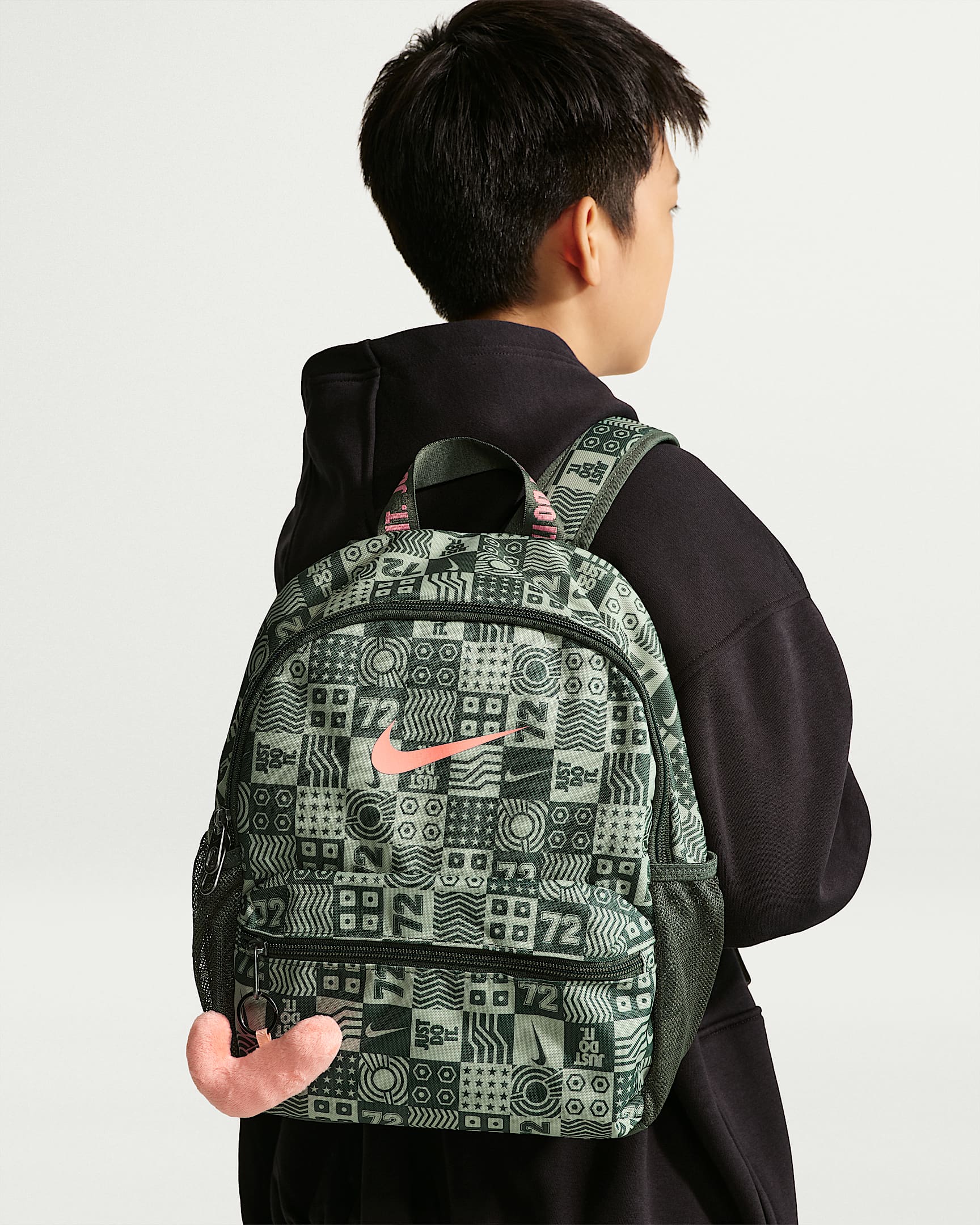 Nike JDI 儿童迷你双肩包 - 迷彩绿/地平线绿/狂喜深红