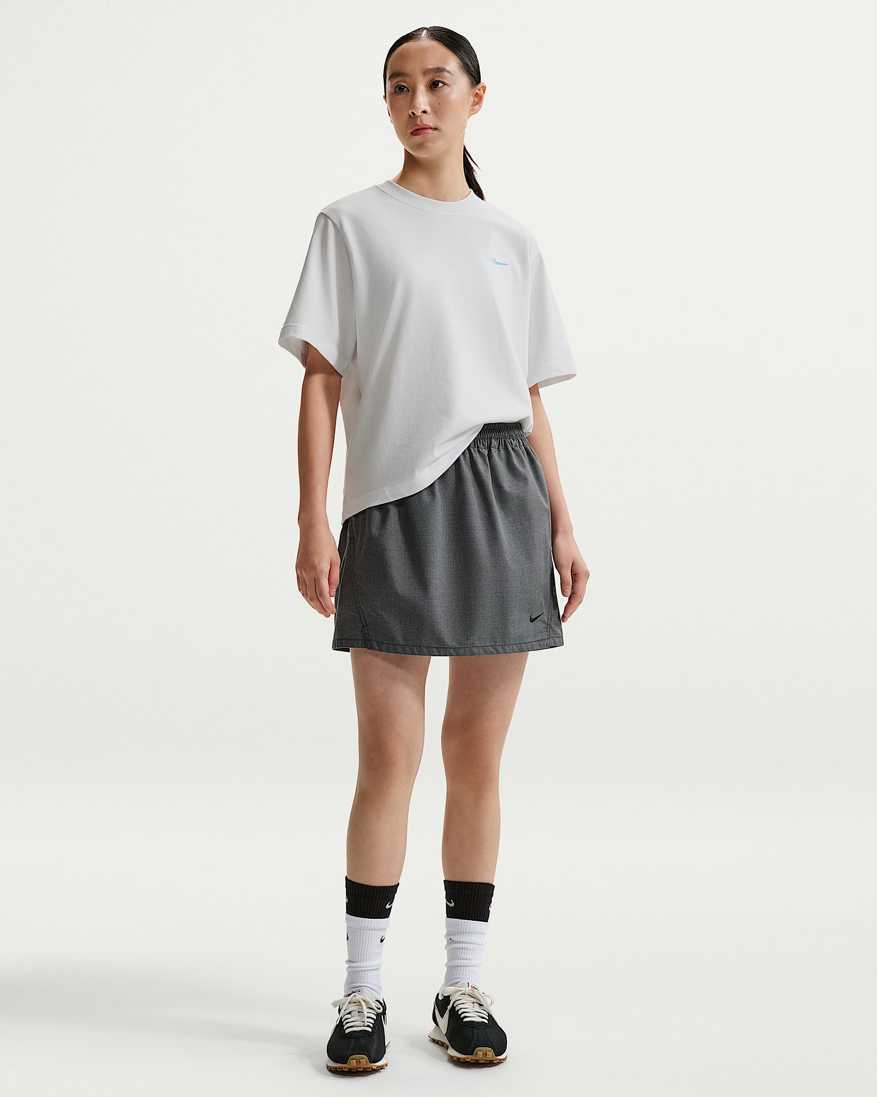 Nike Sportswear 女子宽松梭织半身裙 - 黑/调色/黑