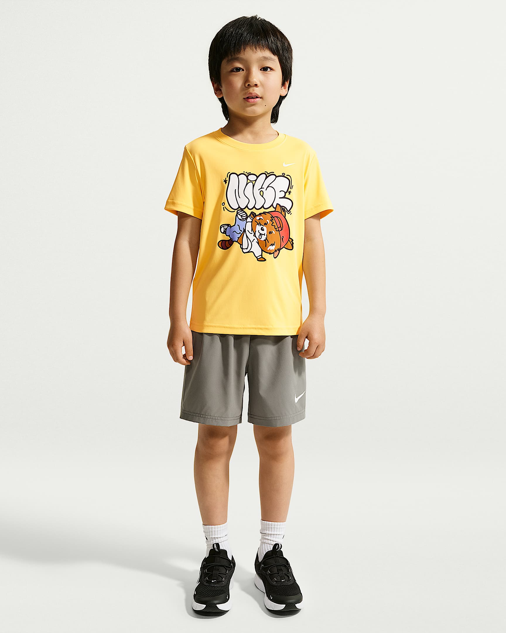 Nike Red Panda 幼童速干短袖T恤和短裤套装 - 烟灰