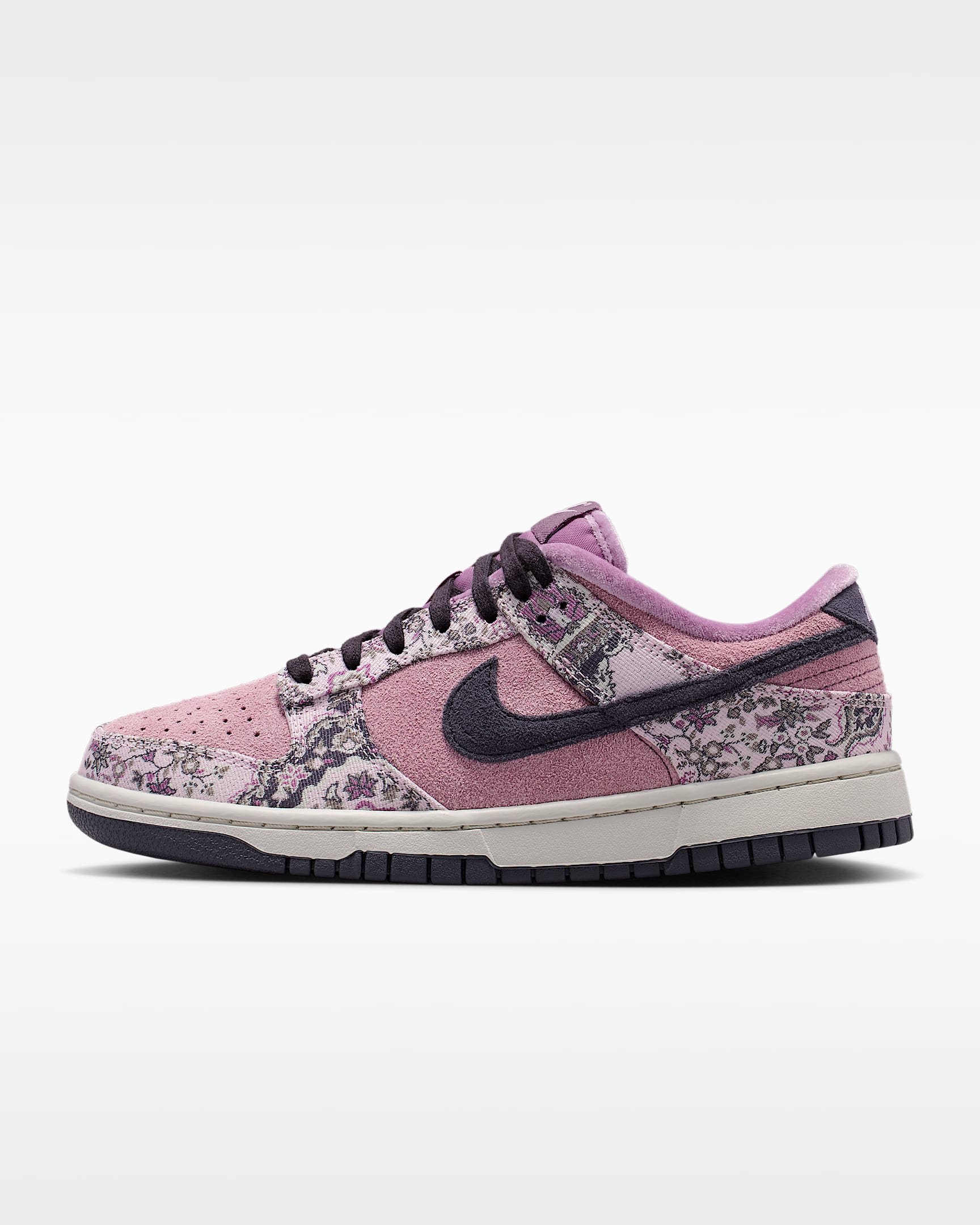Nike Dunk Low Premium 女子运动鞋 - 尘紫/泡沫粉/浅骨色/铁架黑