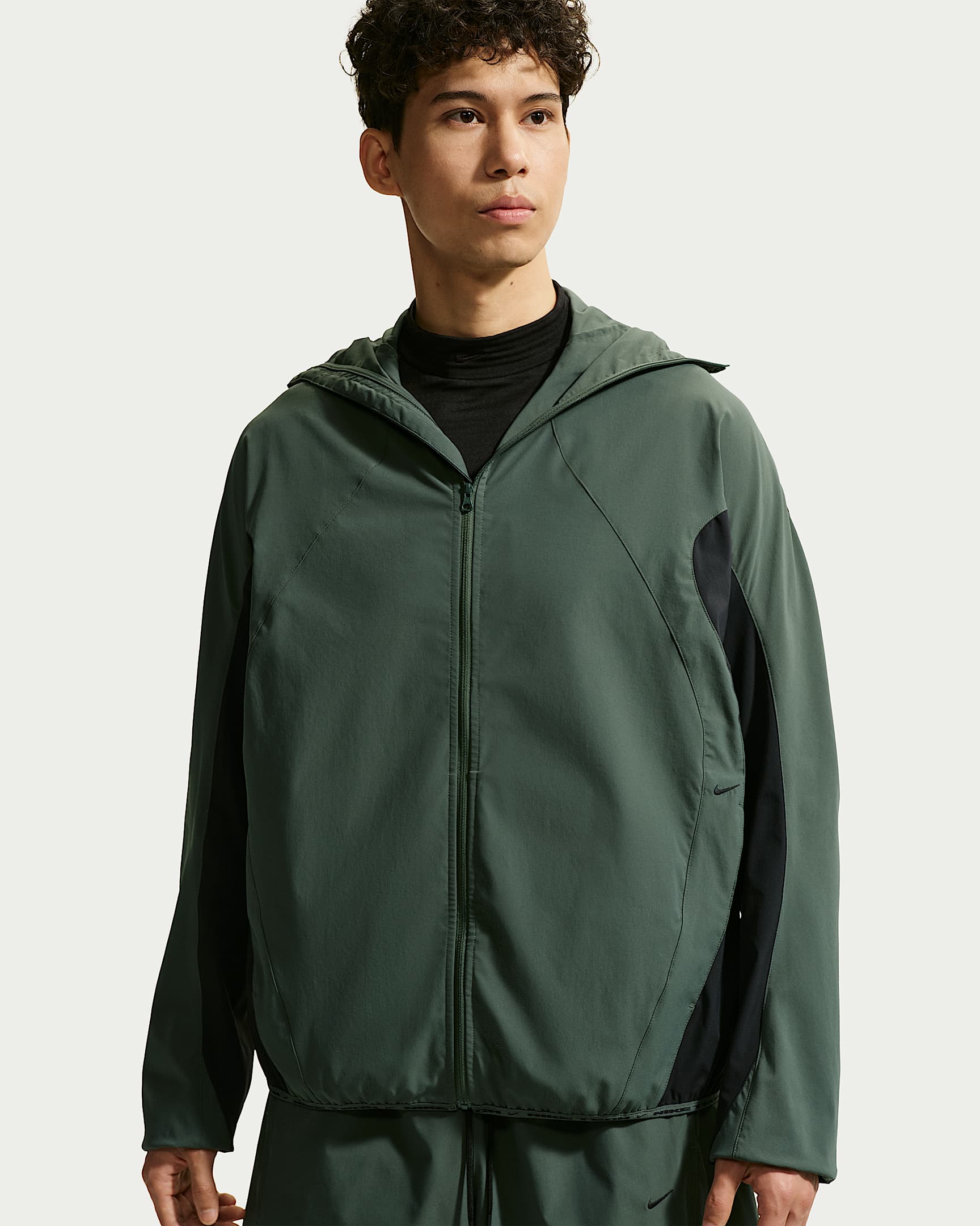 Nike Tech Helios Dri-FIT 男子速干夹克防晒衣 - 迷彩绿/黑/黑