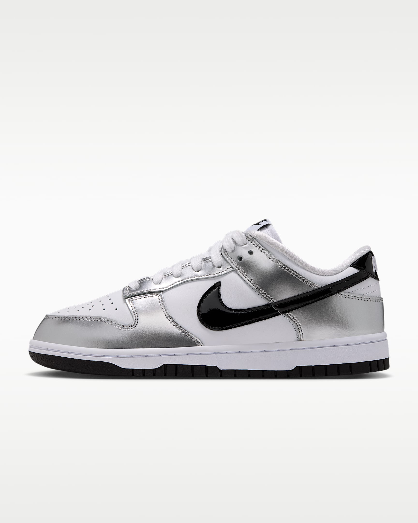 Nike Dunk Low SE 女子运动鞋 - 白色/金属银/黑