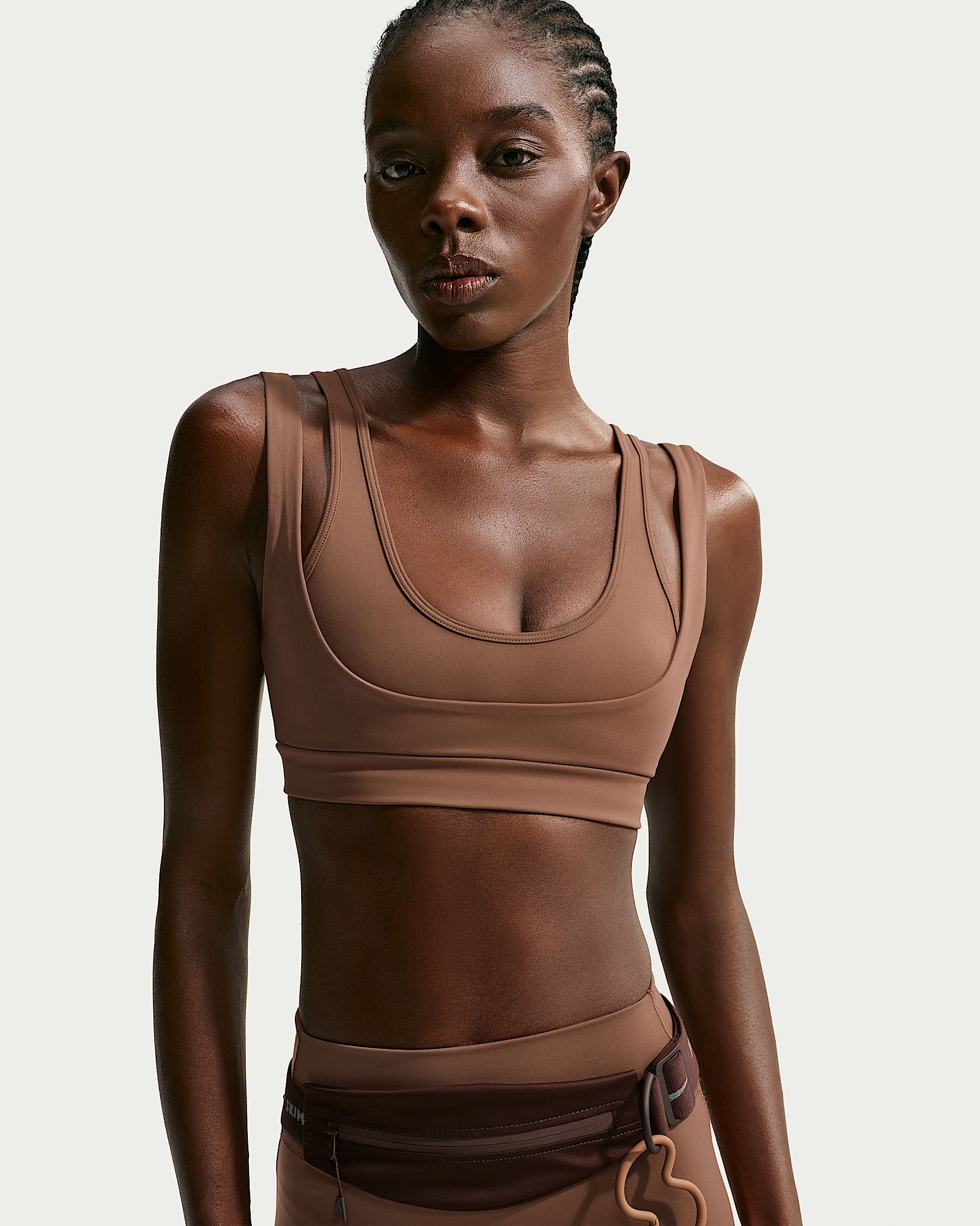 NikeSKIMS Matte 女子速干双肩带大圆领运动内衣 - NSKM Carob Brown